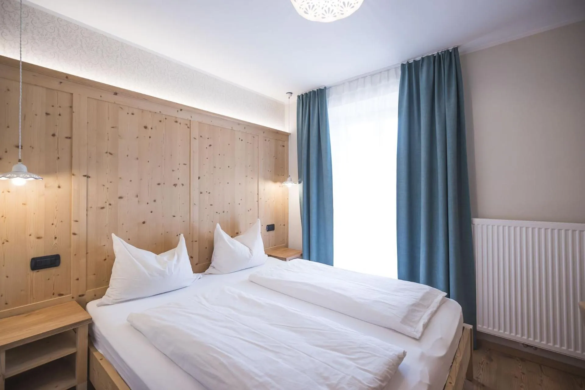 Photo of the whole room, Bed in Emma Historic Hotel