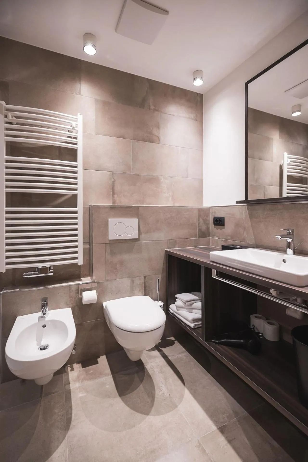 Bathroom in Emma Historic Hotel