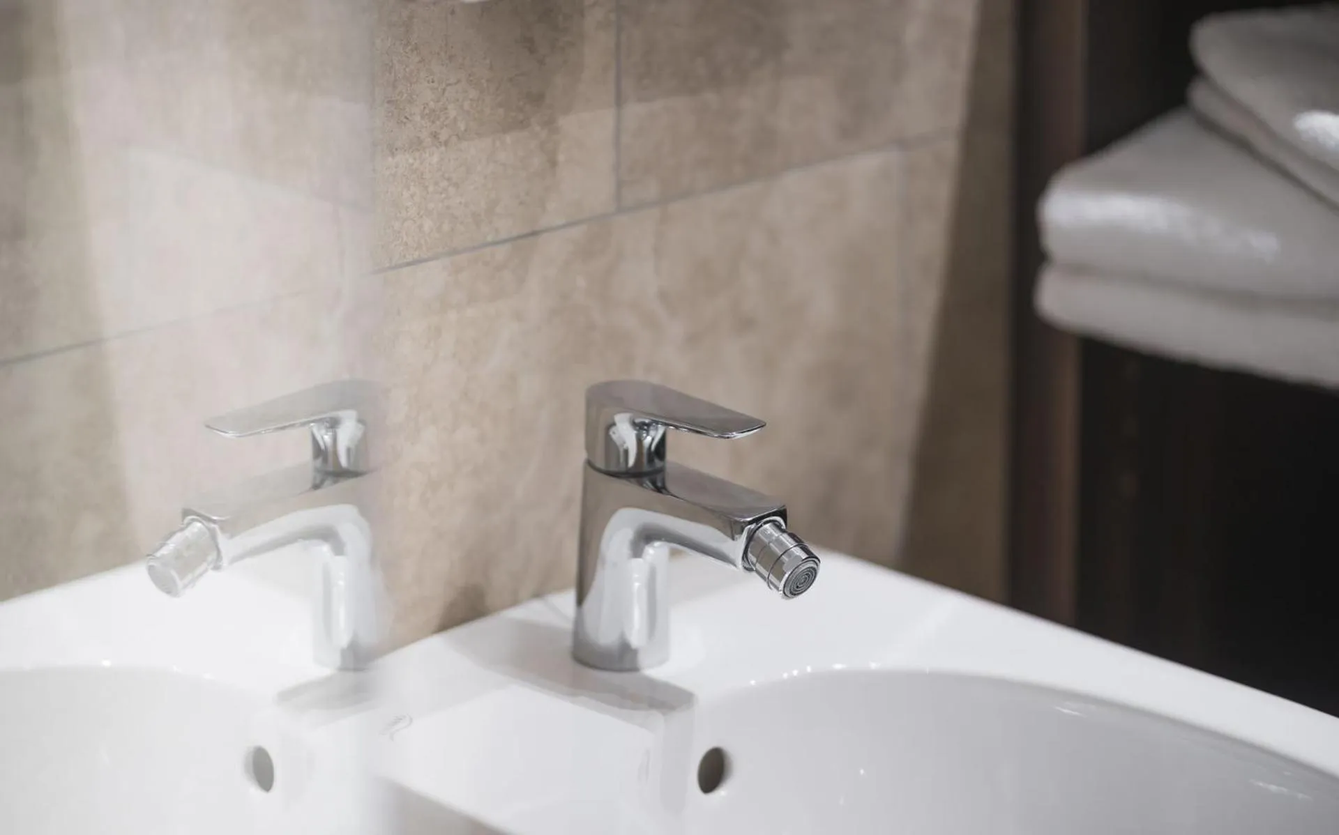 Bathroom in Emma Historic Hotel