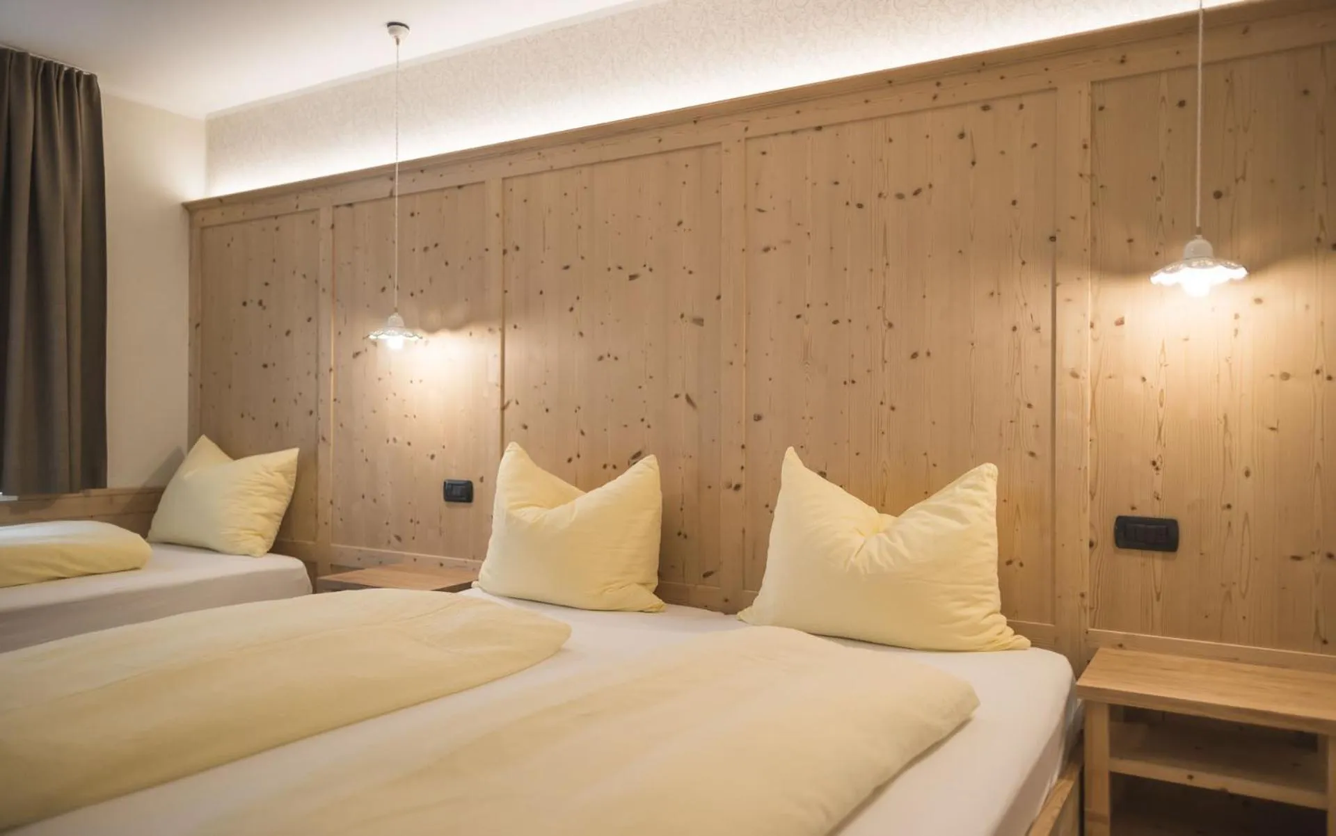 Bed in Emma Historic Hotel