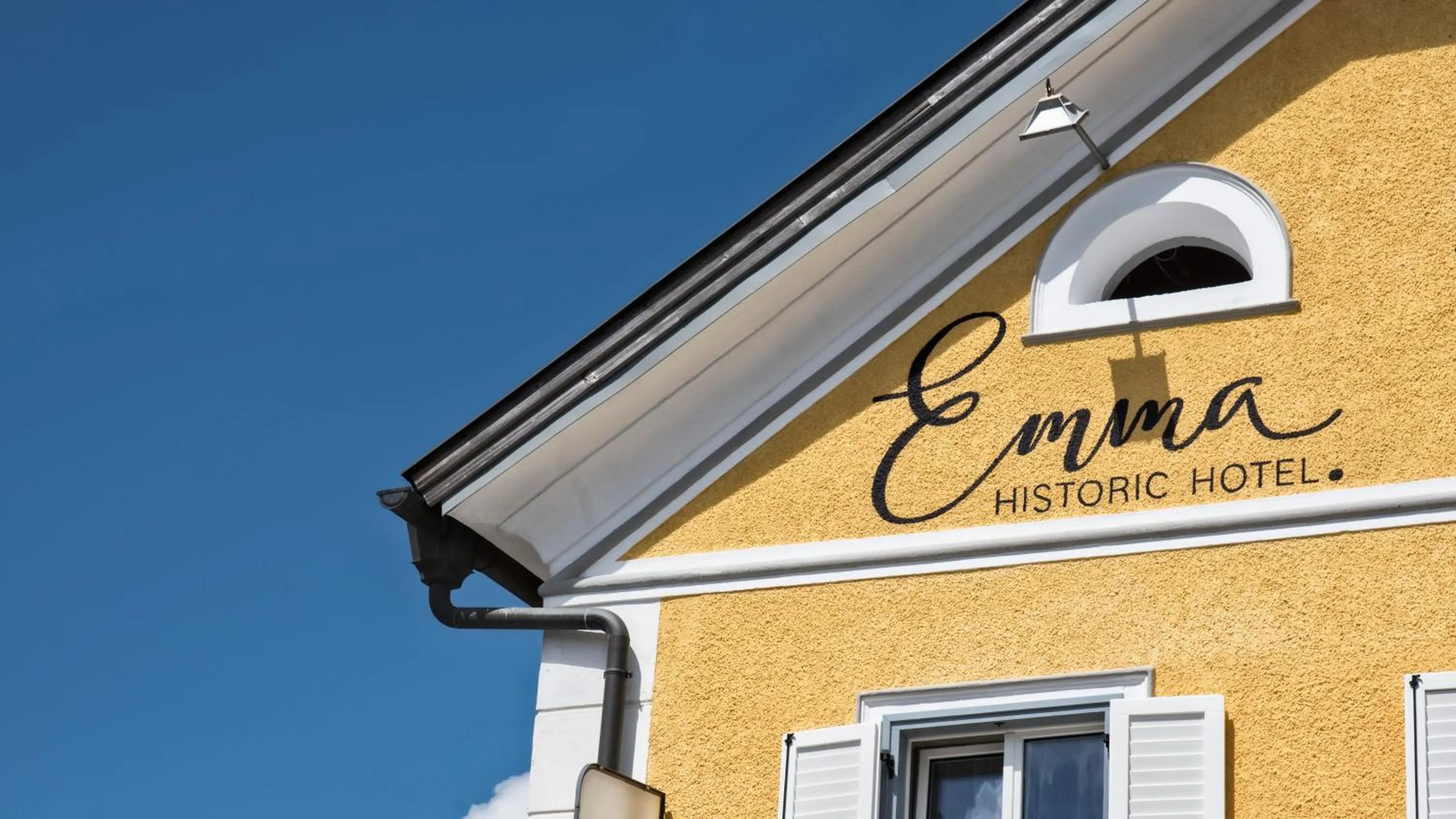 Property logo or sign in Emma Historic Hotel