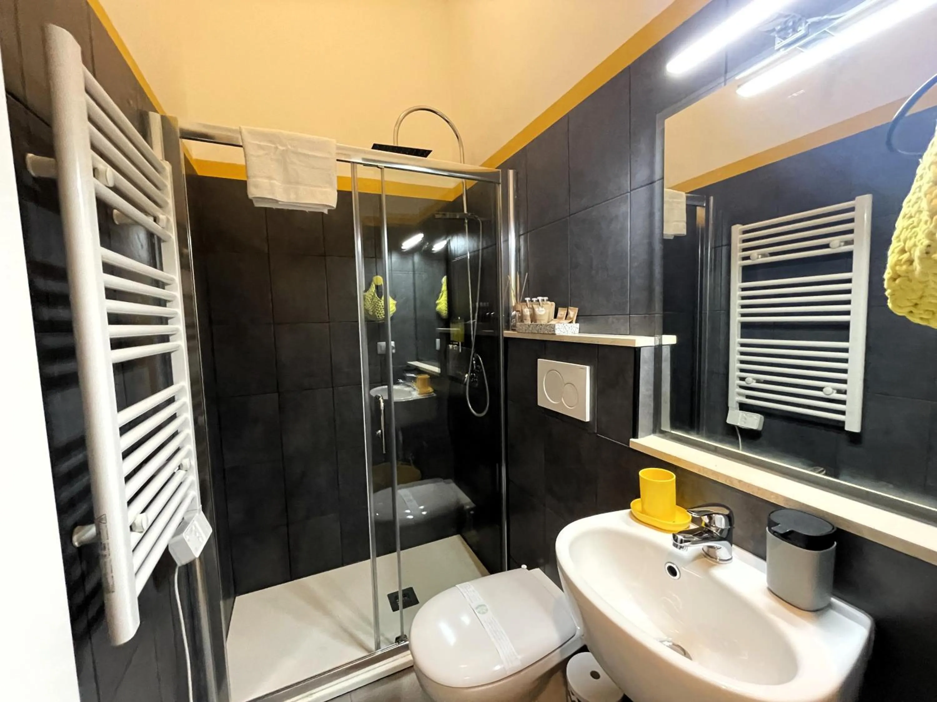 Shower in A casa di Ale e Lalla