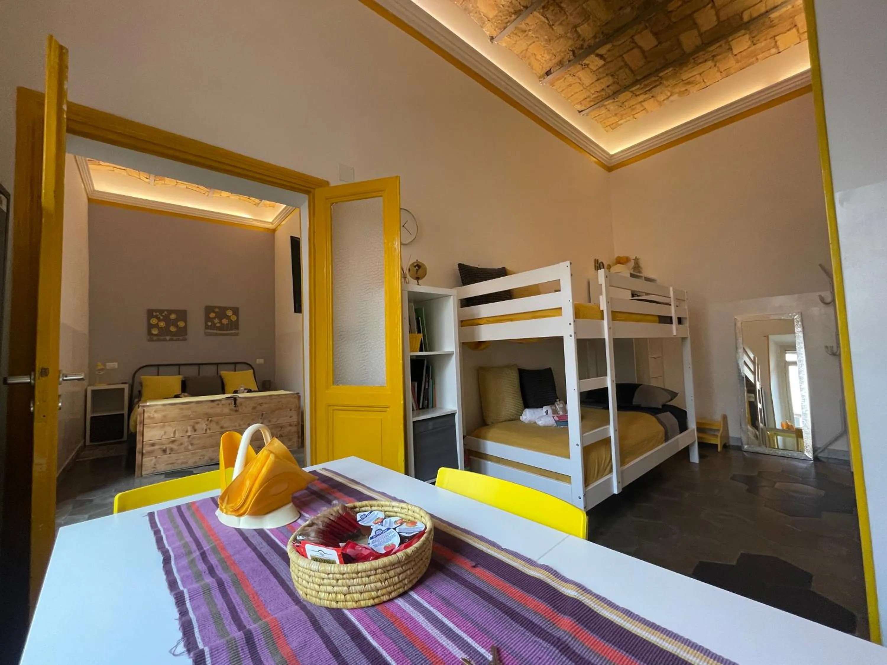 kitchen, Bed in A casa di Ale e Lalla