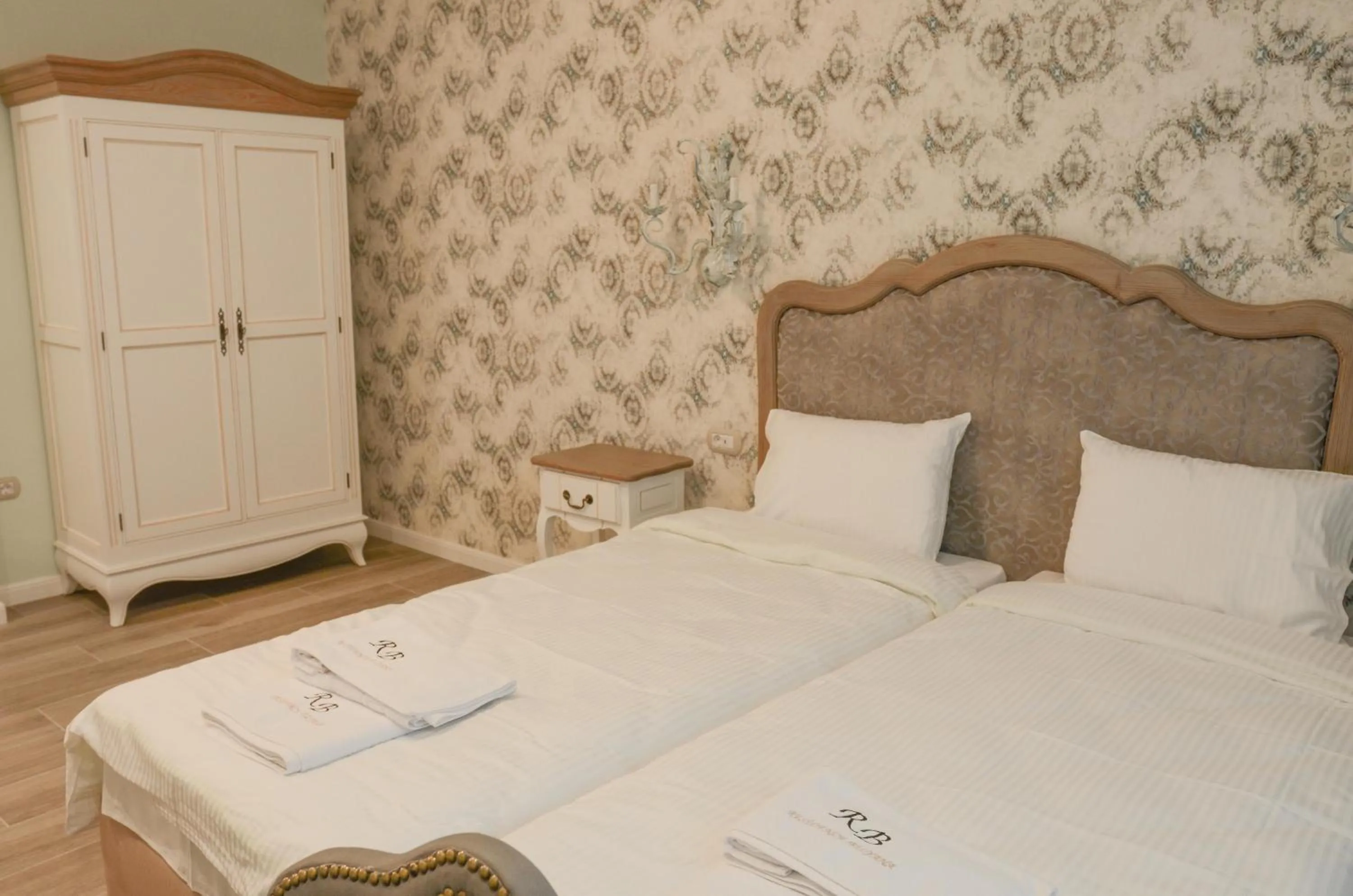 Photo of the whole room, Bed in Residence Bilyana