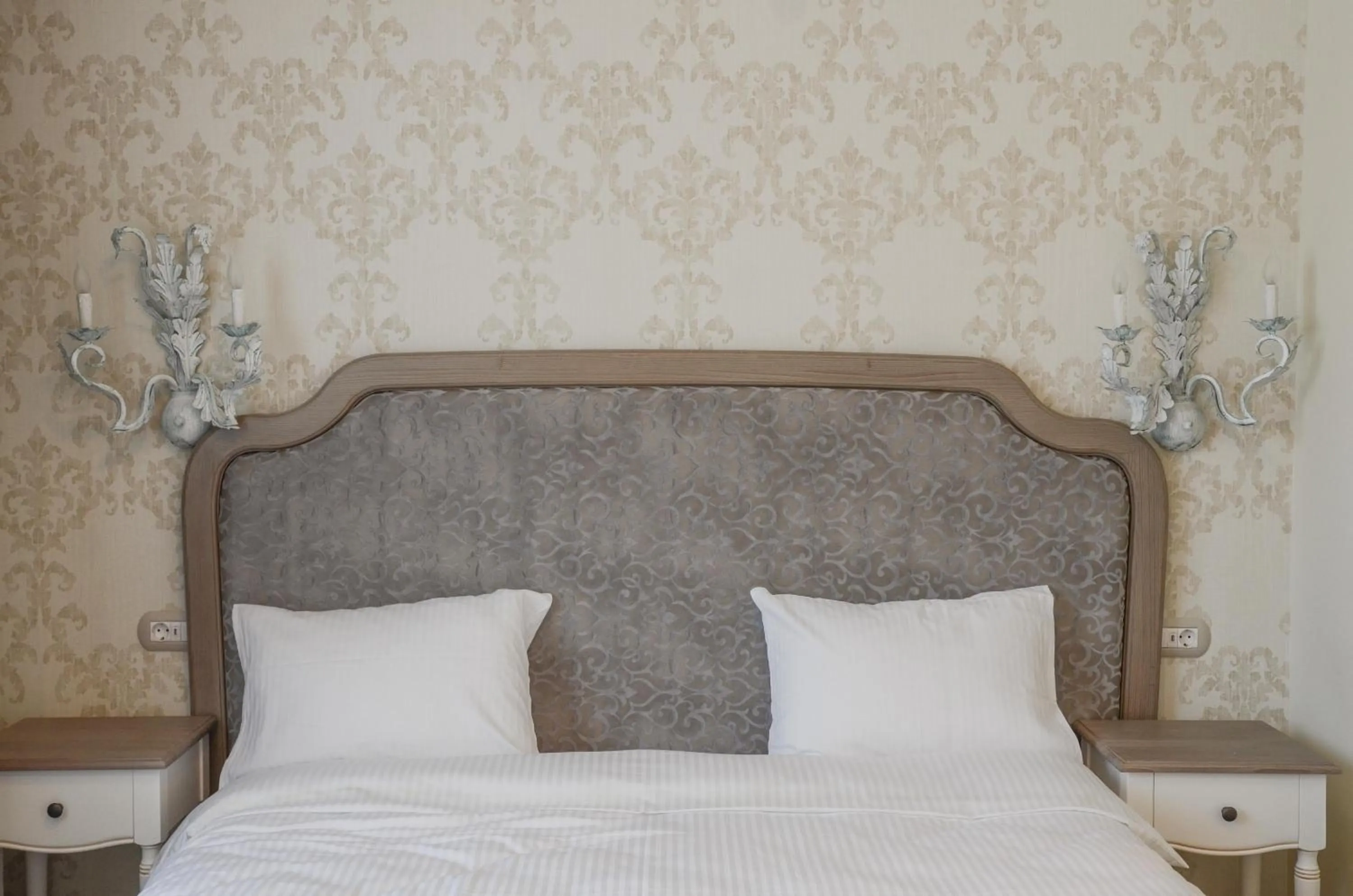 Bedroom, Bed in Residence Bilyana