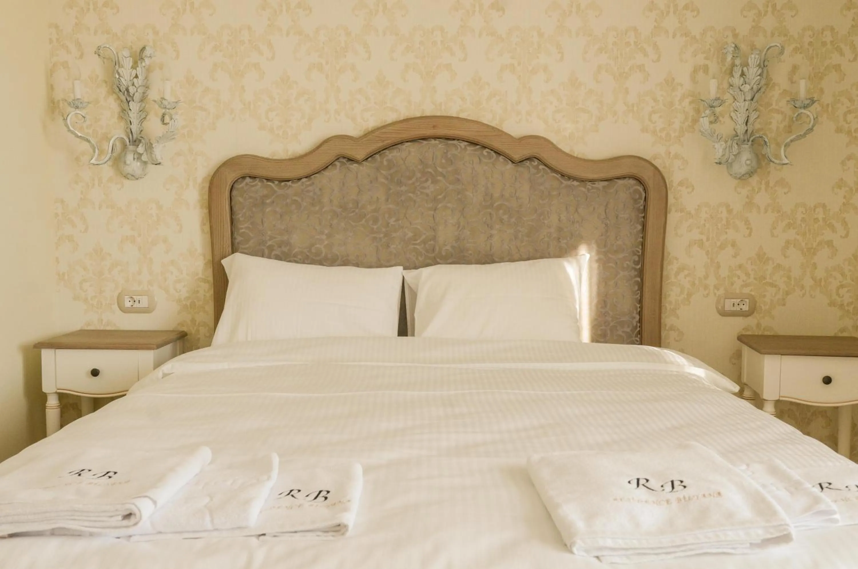 Photo of the whole room, Bed in Residence Bilyana