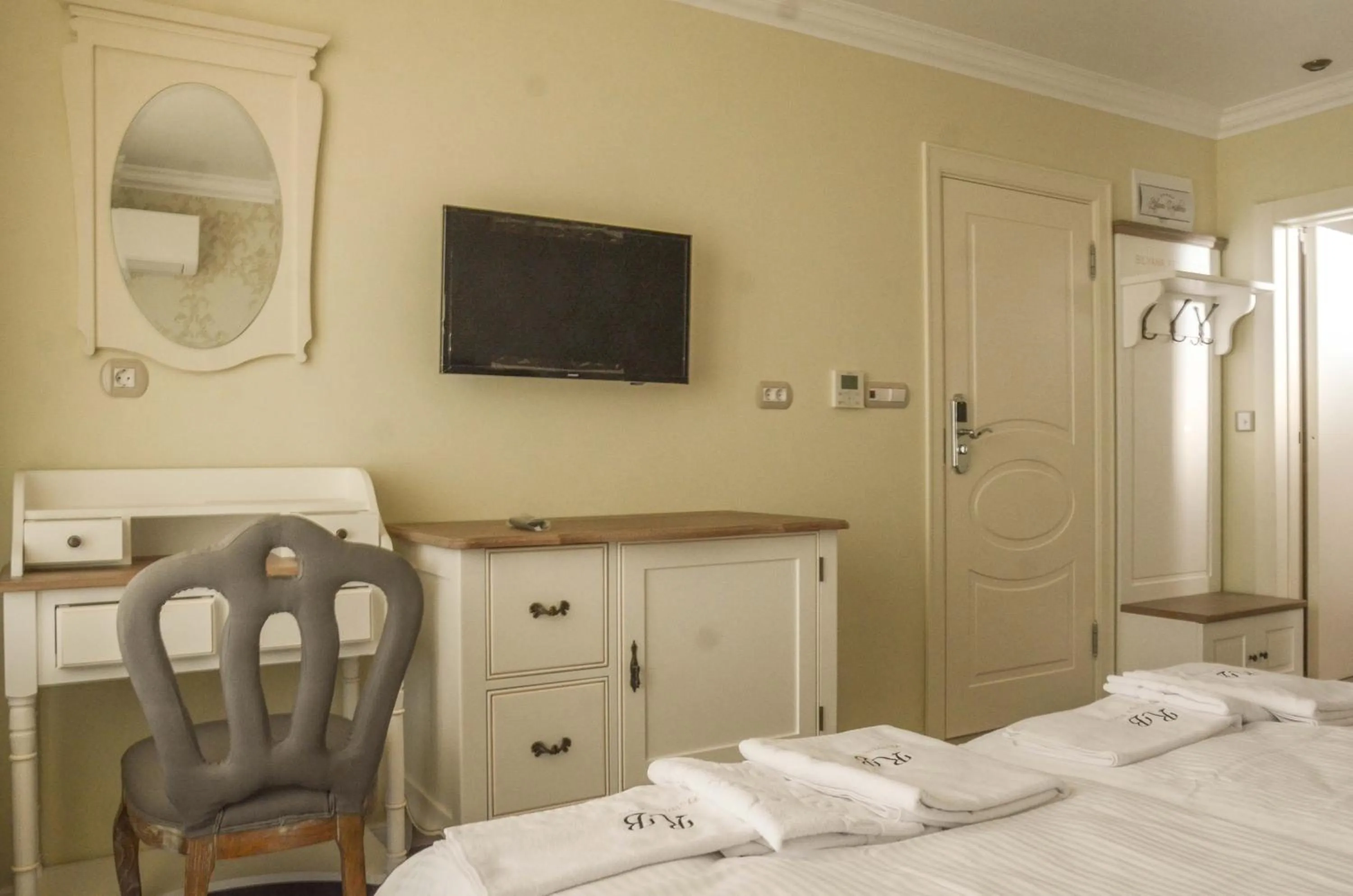 TV and multimedia, Bed in Residence Bilyana