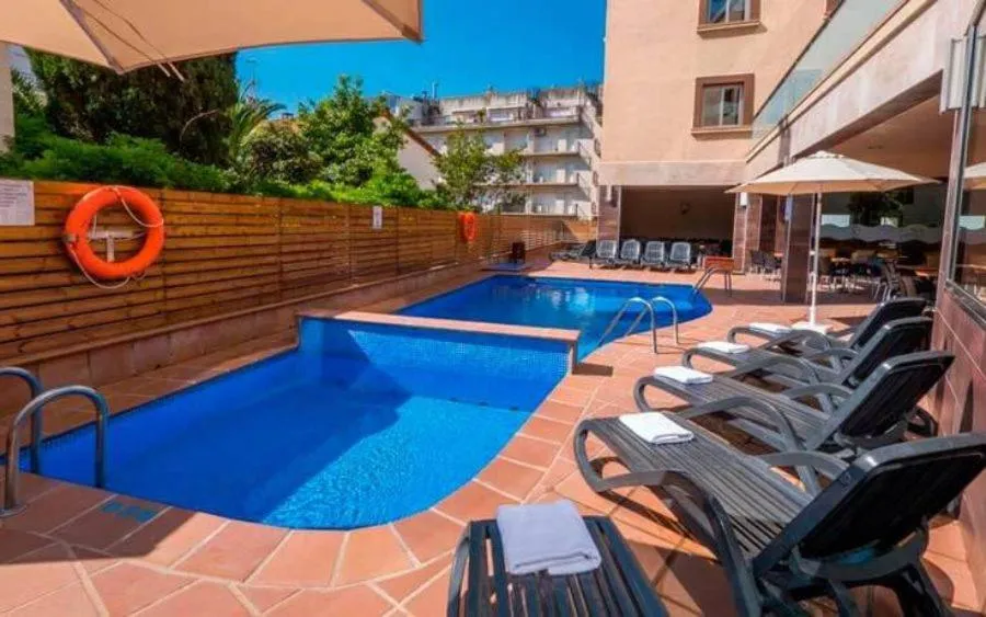 Swimming pool in Tossa Beach Center