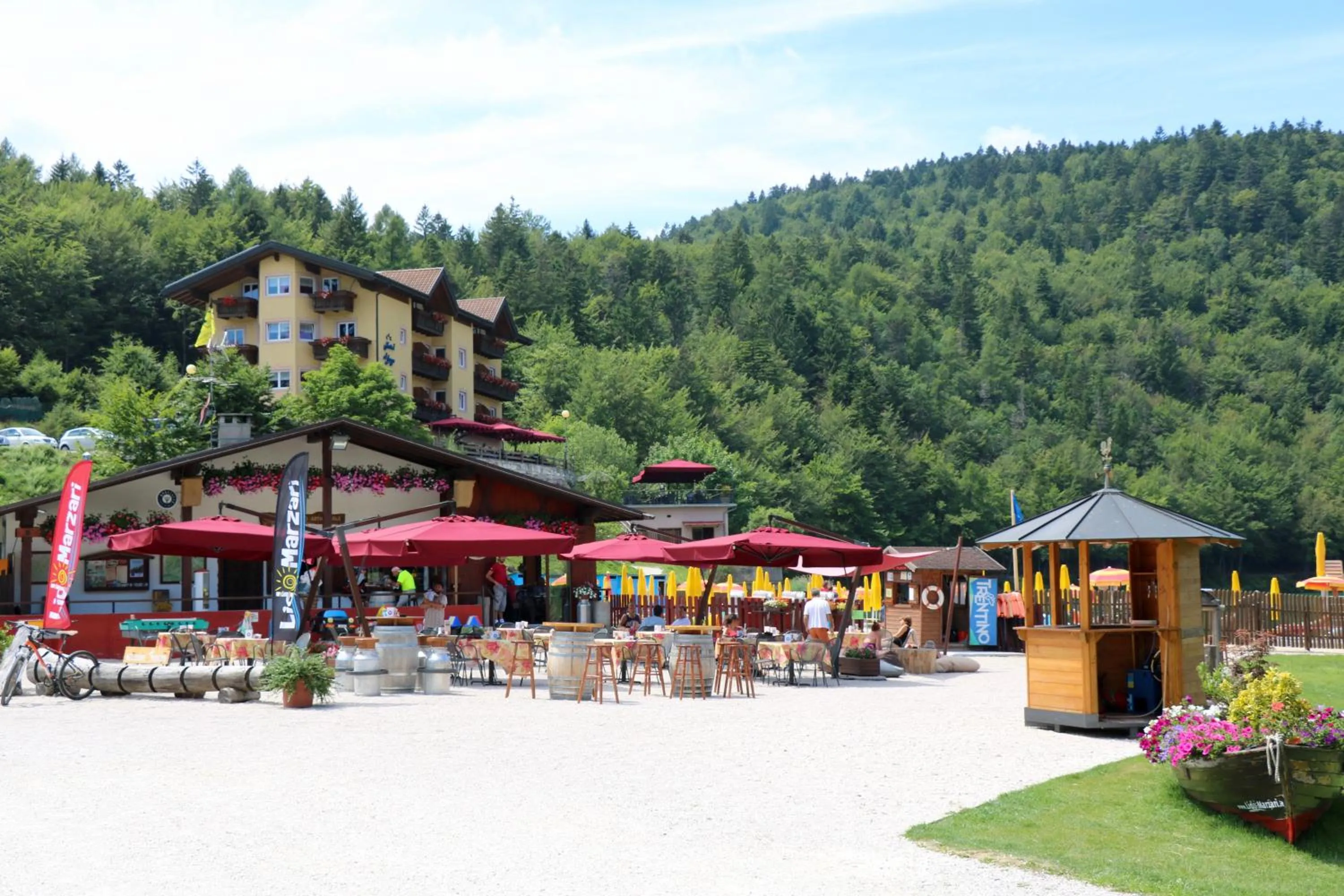 Restaurant/places to eat in Hotel Al Lago