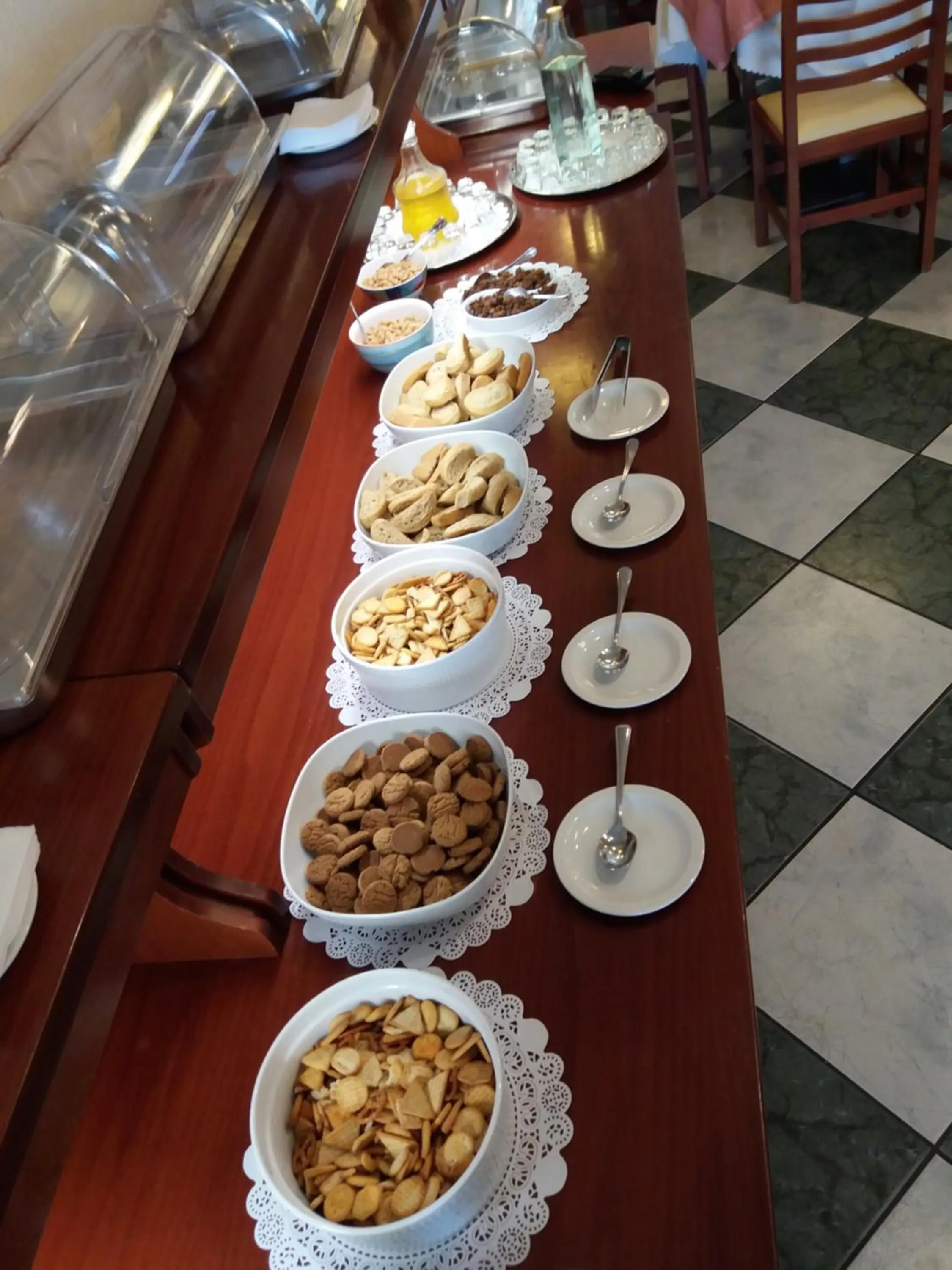 Food and drinks in Venardos Hotel