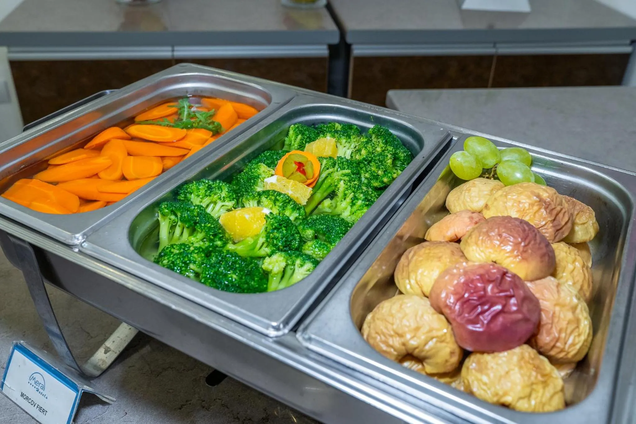 Restaurant/places to eat in Mera Onix