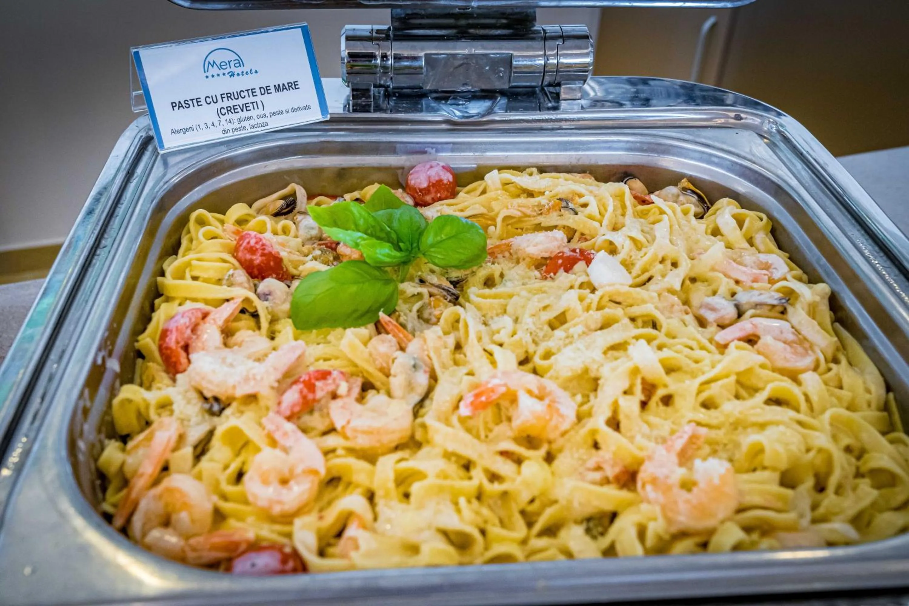 Food and drinks in Mera Onix