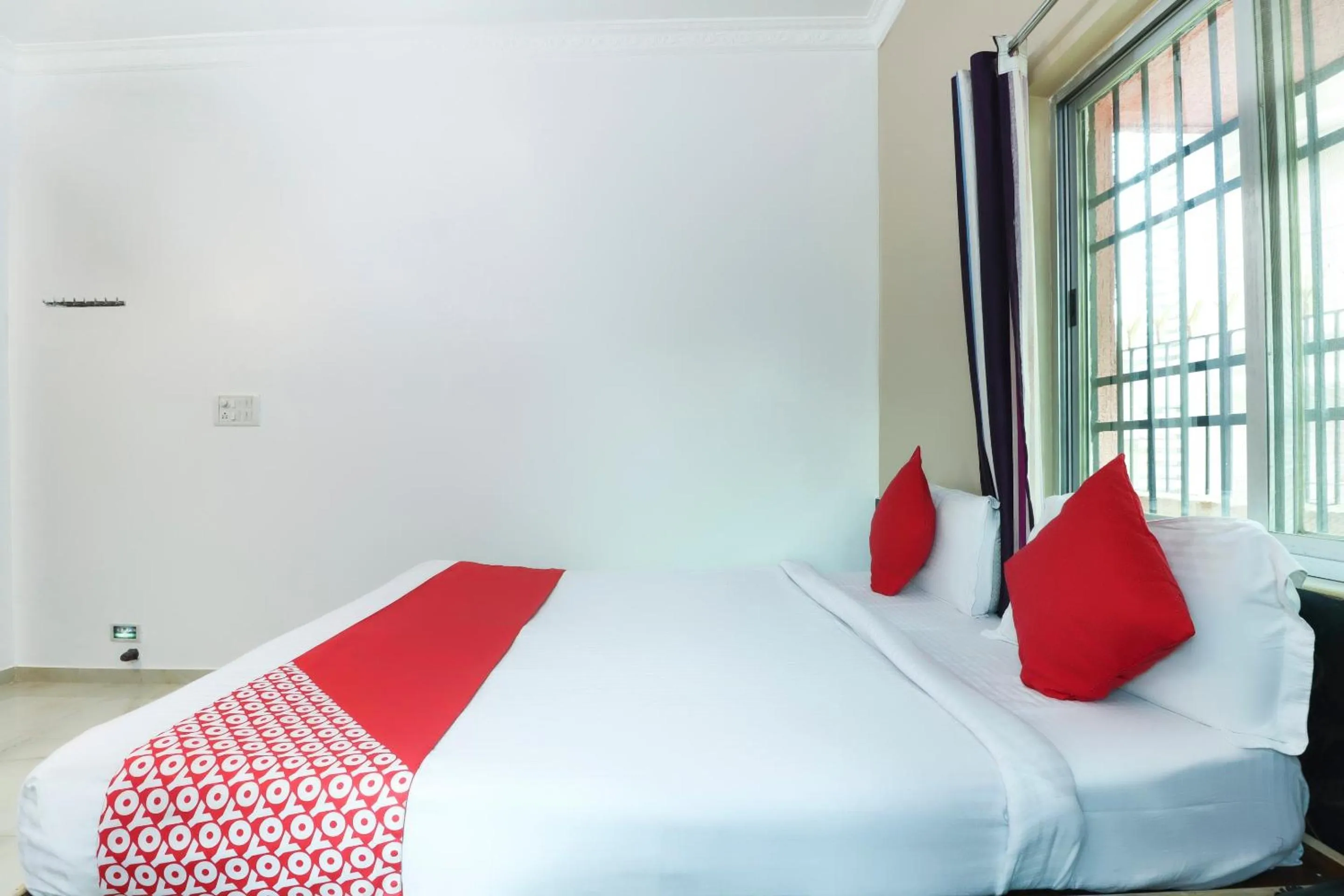 Bedroom, Bed in Capital O The Tulip