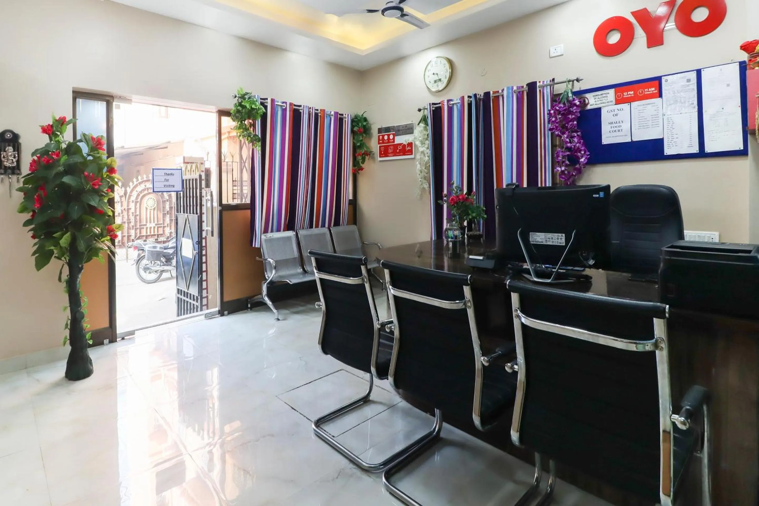 Lobby or reception in Capital O The Tulip