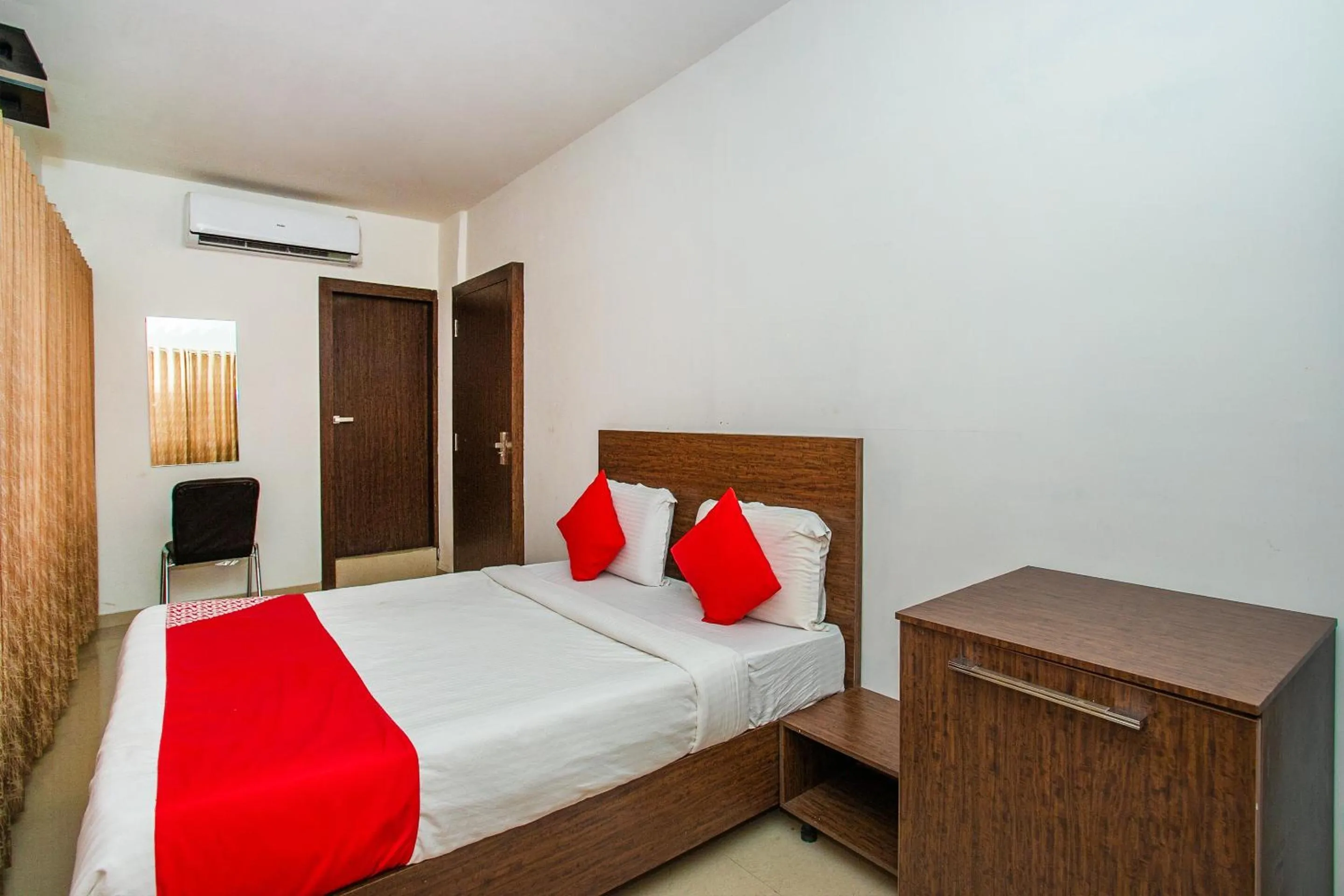 Bedroom, Bed in Hotel O Corner Golf View Near Embassy Golf Link Business Park
