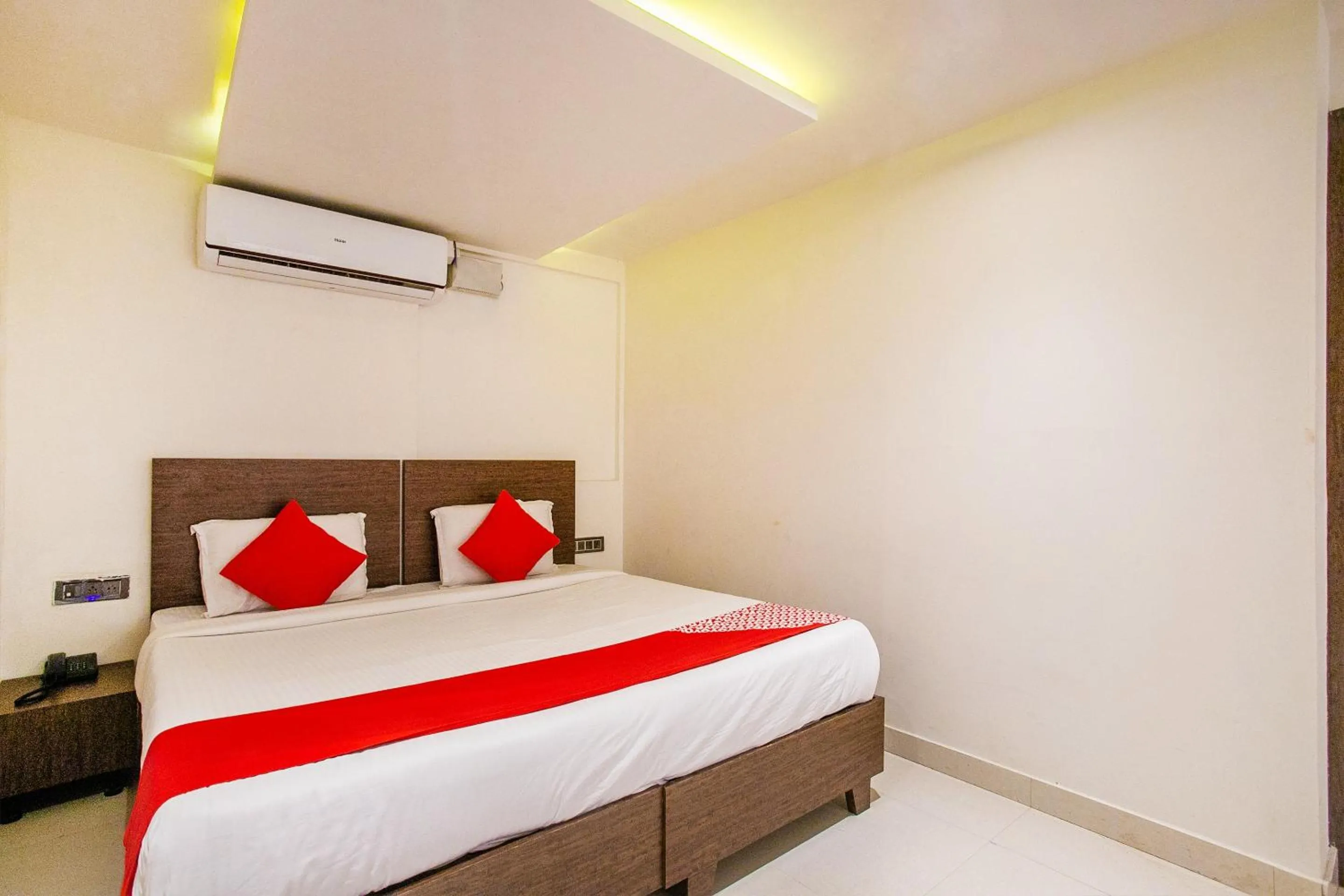 Bedroom, Bed in Hotel O Corner Golf View Near Embassy Golf Link Business Park