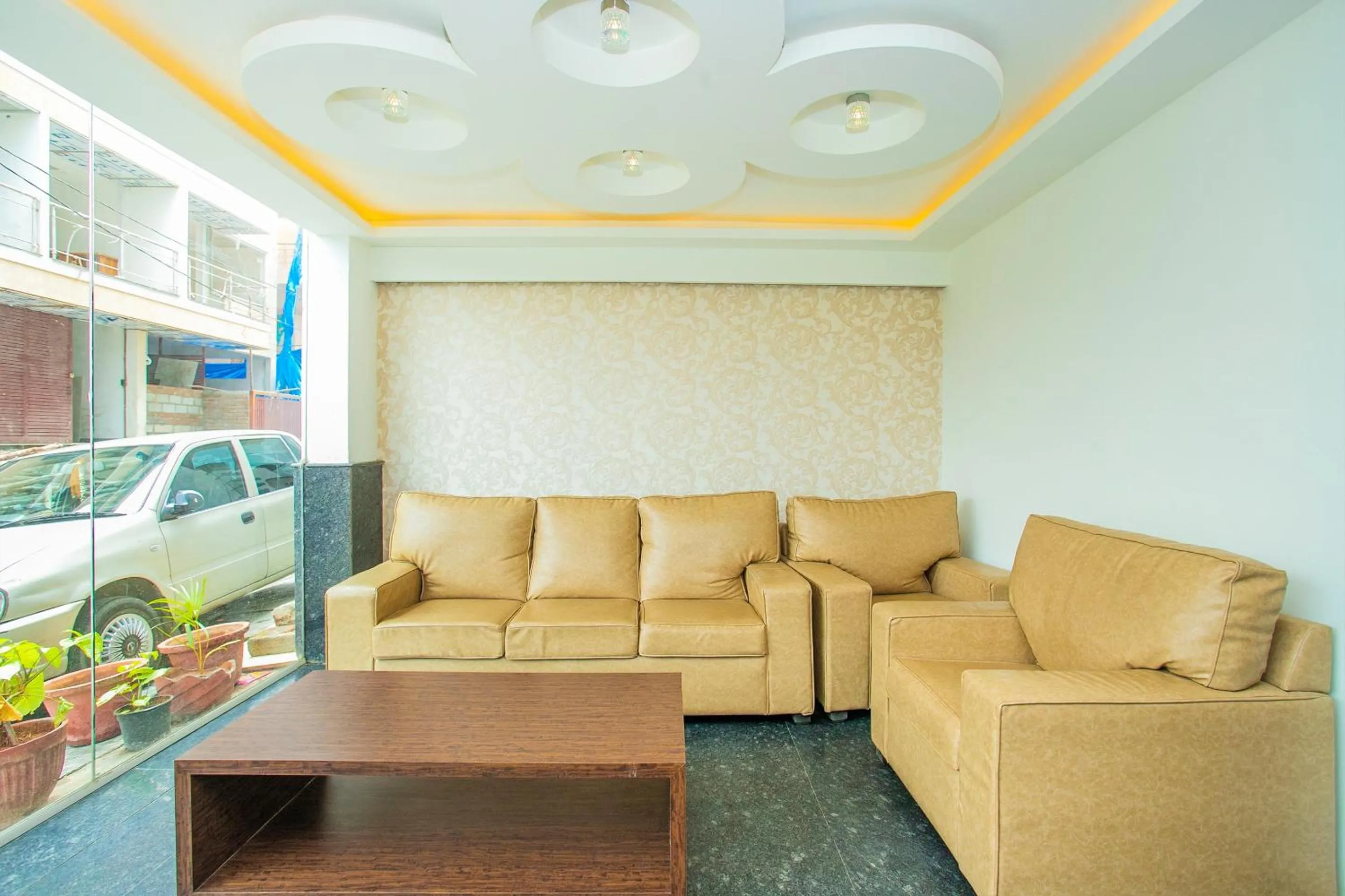 Lobby or reception in Hotel O Corner Golf View Near Embassy Golf Link Business Park