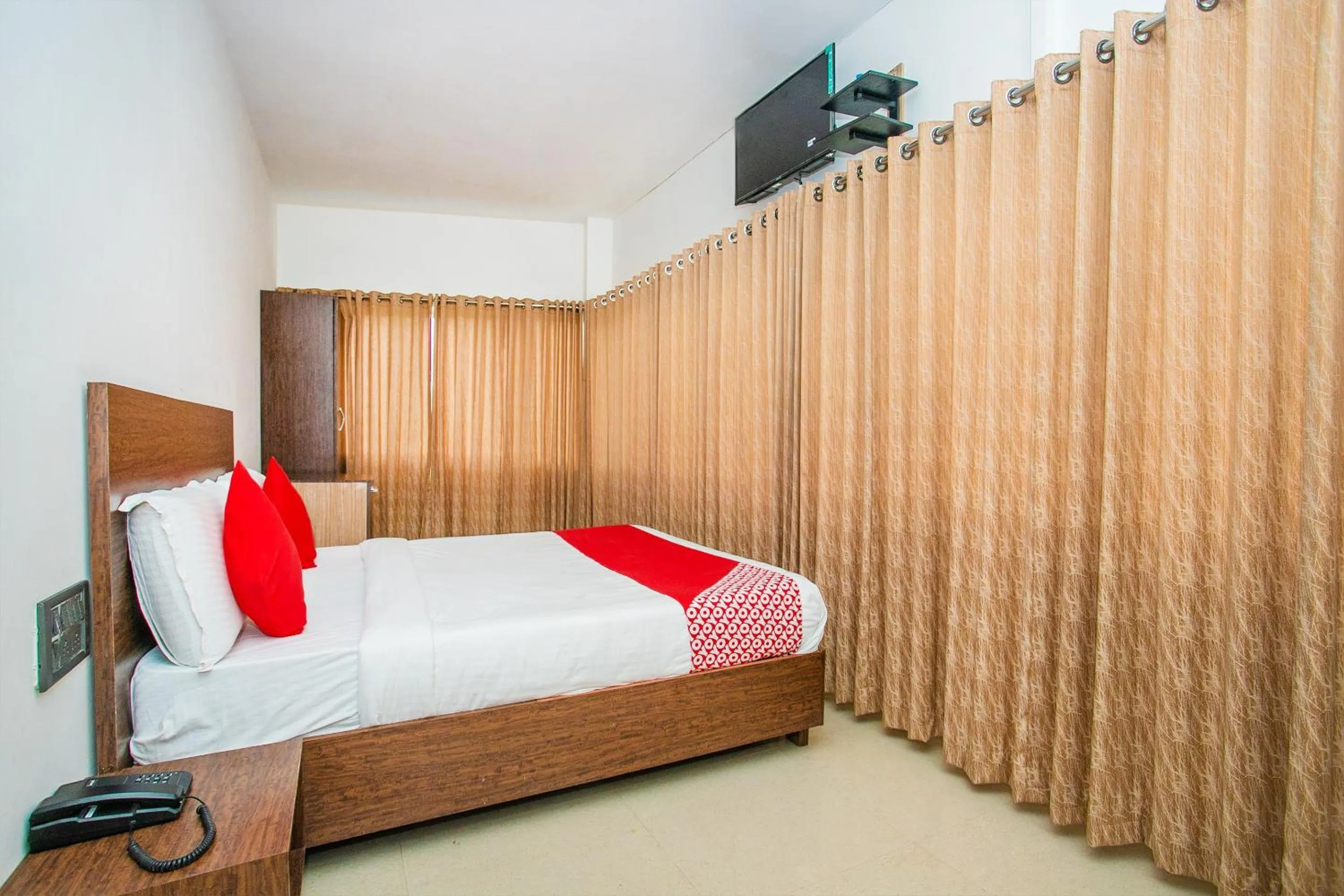 Facade/entrance, Bed in Hotel O Corner Golf View Near Embassy Golf Link Business Park