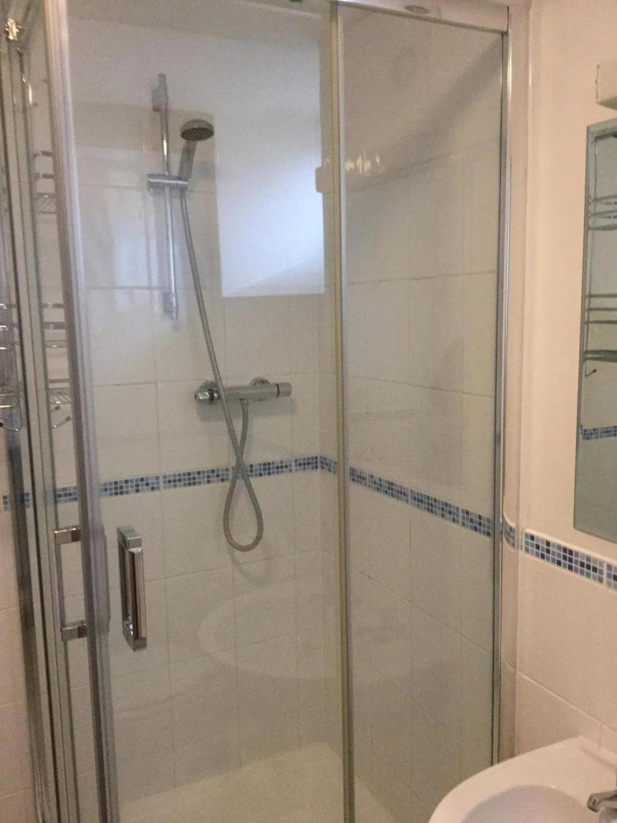 Bathroom in The Jolly Huntsman