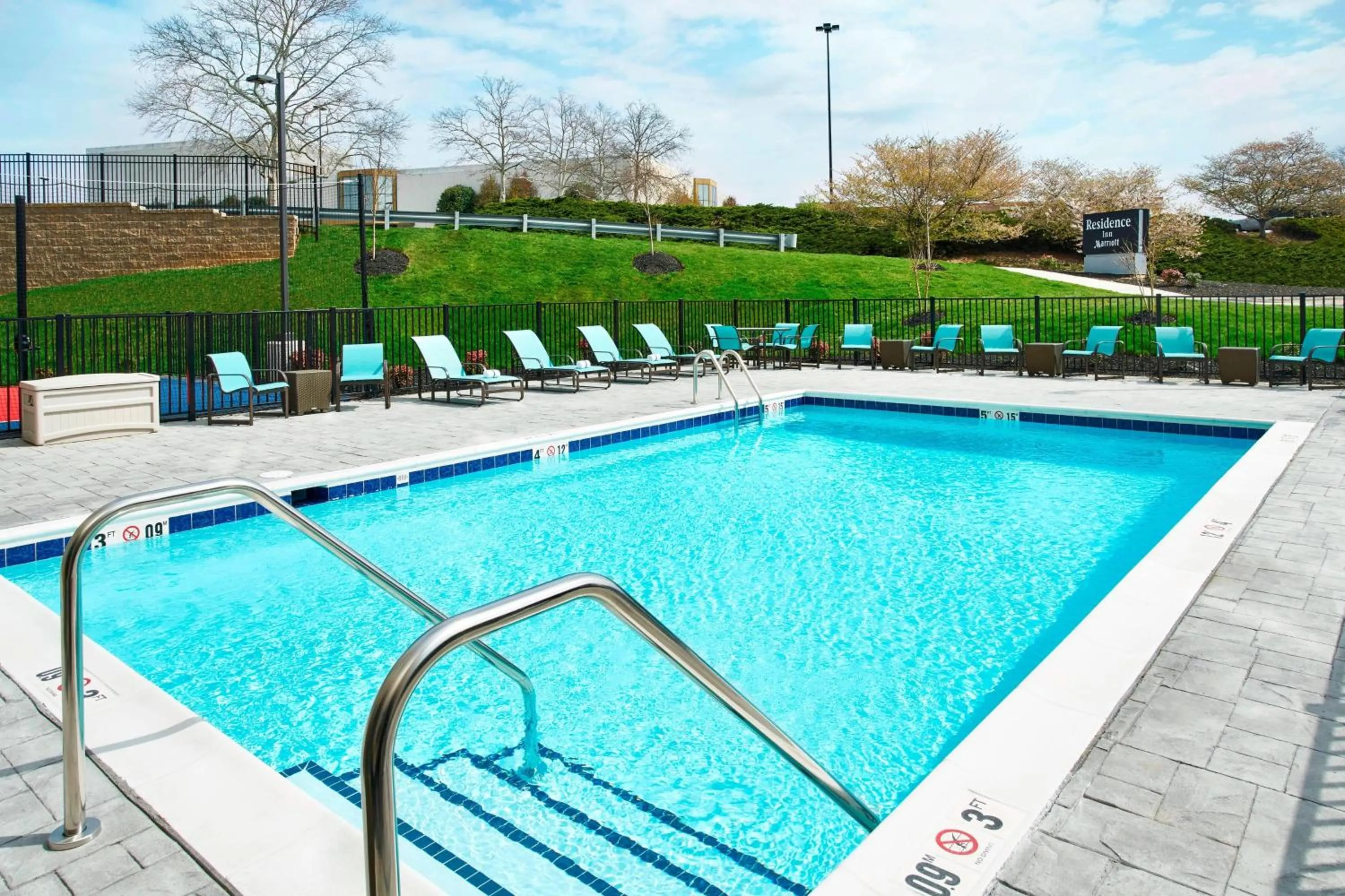 Swimming pool in Residence Inn by Marriott Lynchburg