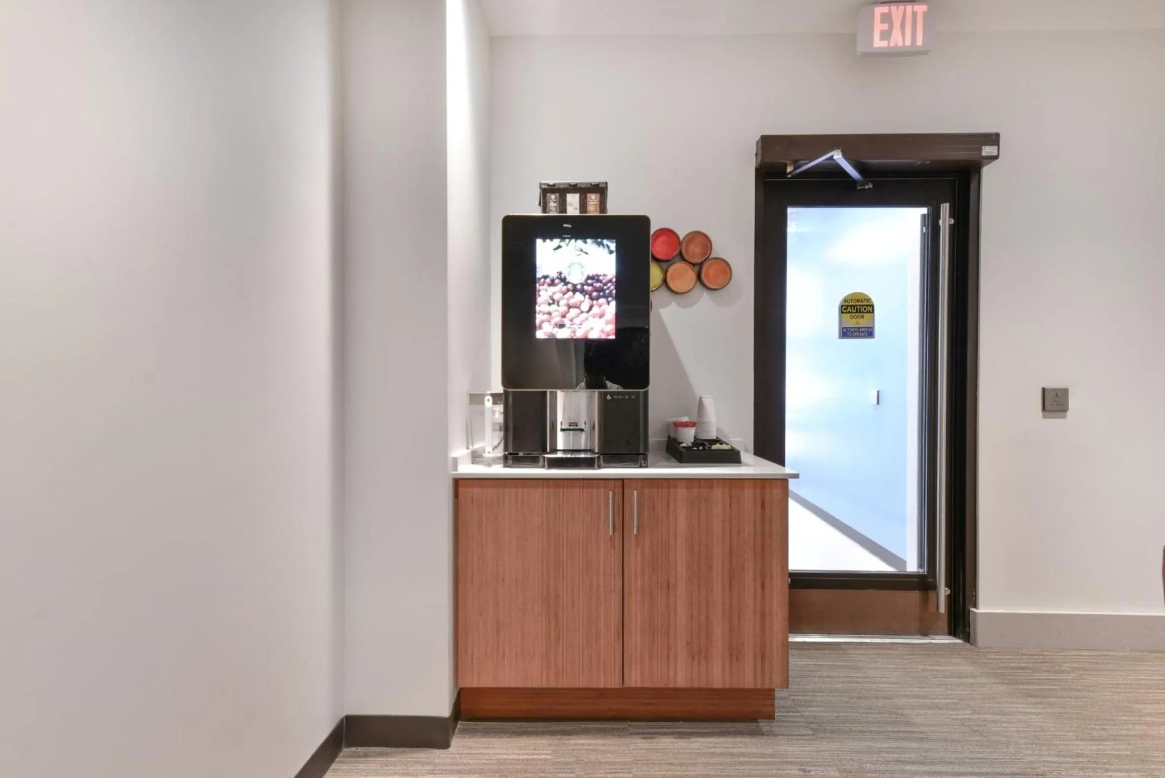 Communal kitchen in Global Luxury Suites Downtown Boston
