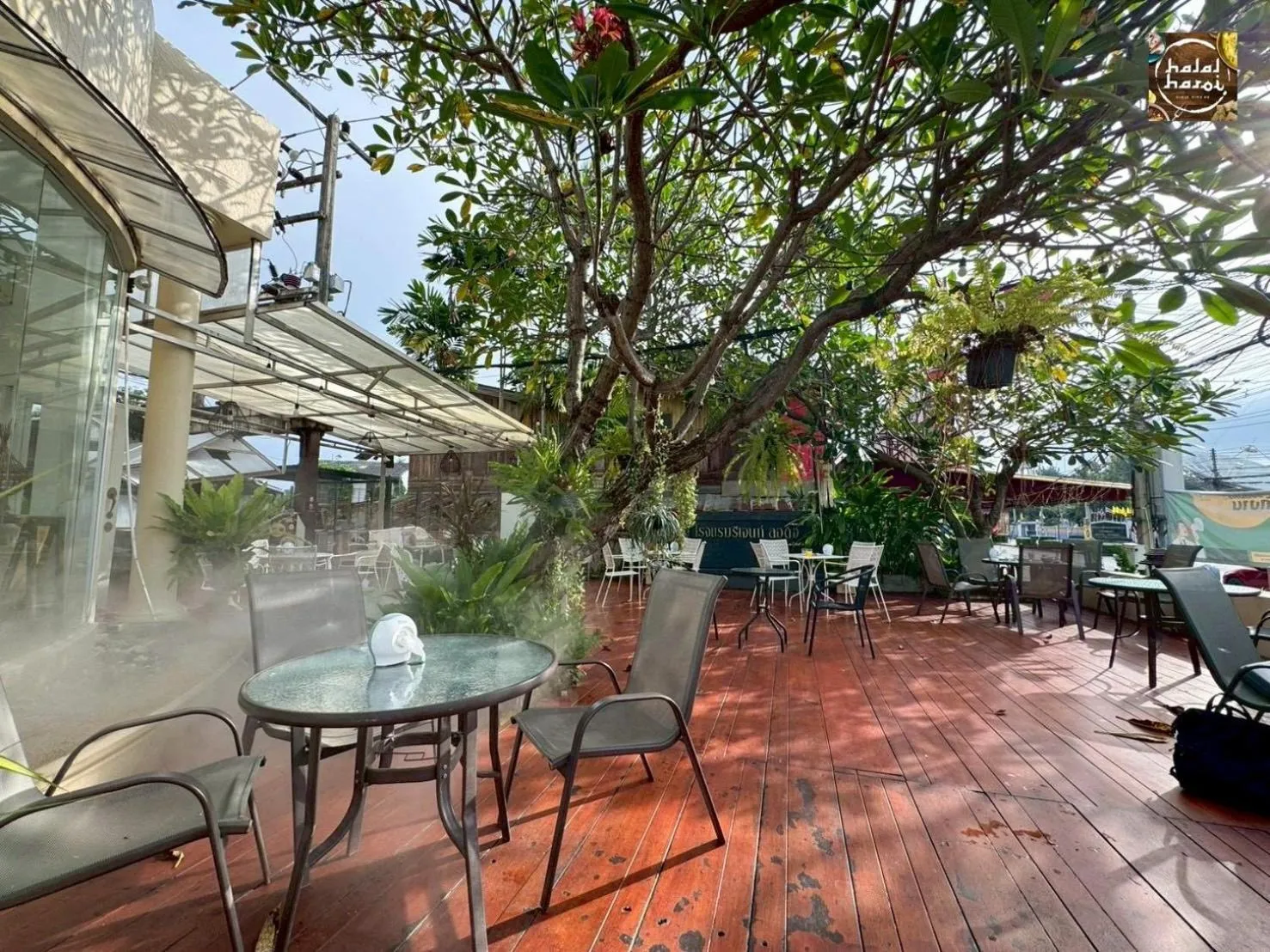 Restaurant/places to eat in Regent Lodge Lampang