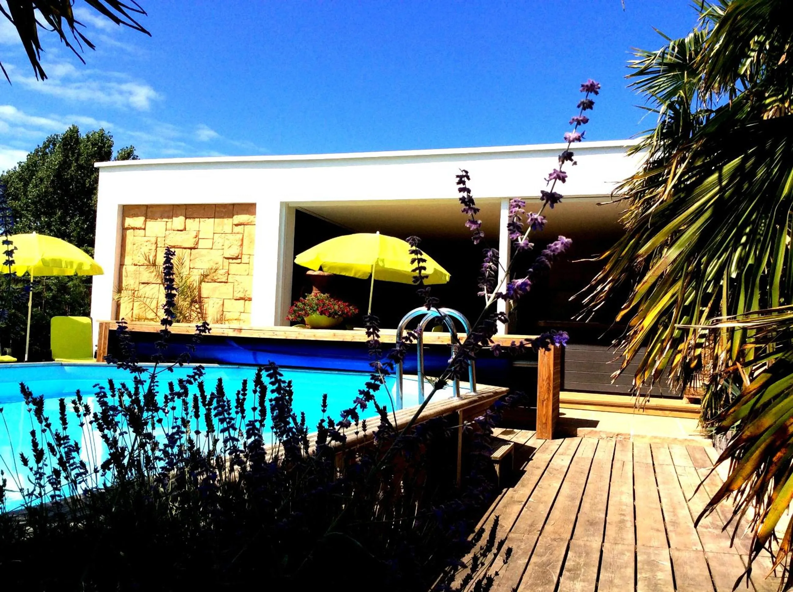 Property building in B&B wellness Sea Nat voor Naturisten