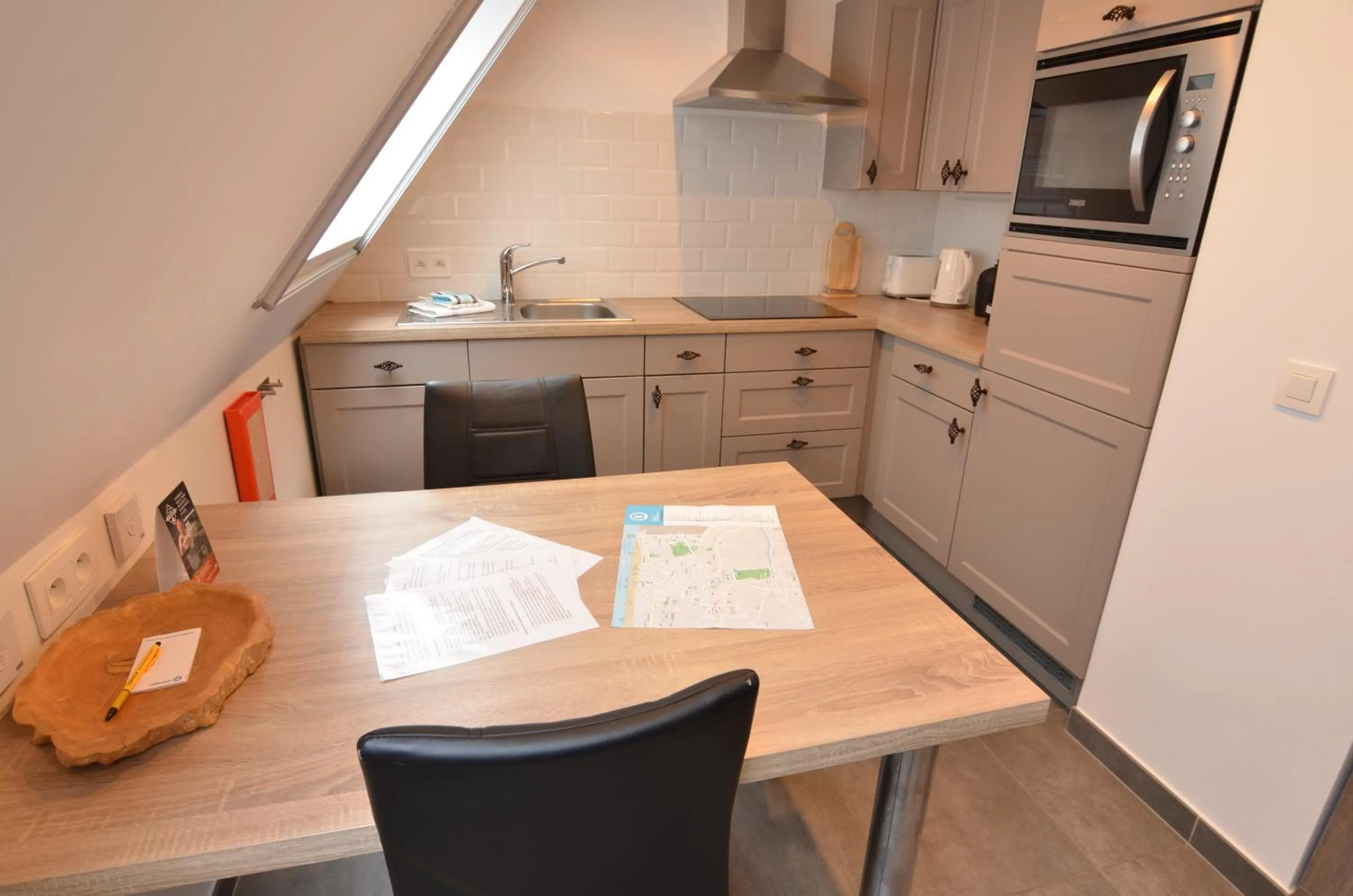 Kitchen or kitchenette in B&B wellness Sea Nat voor Naturisten