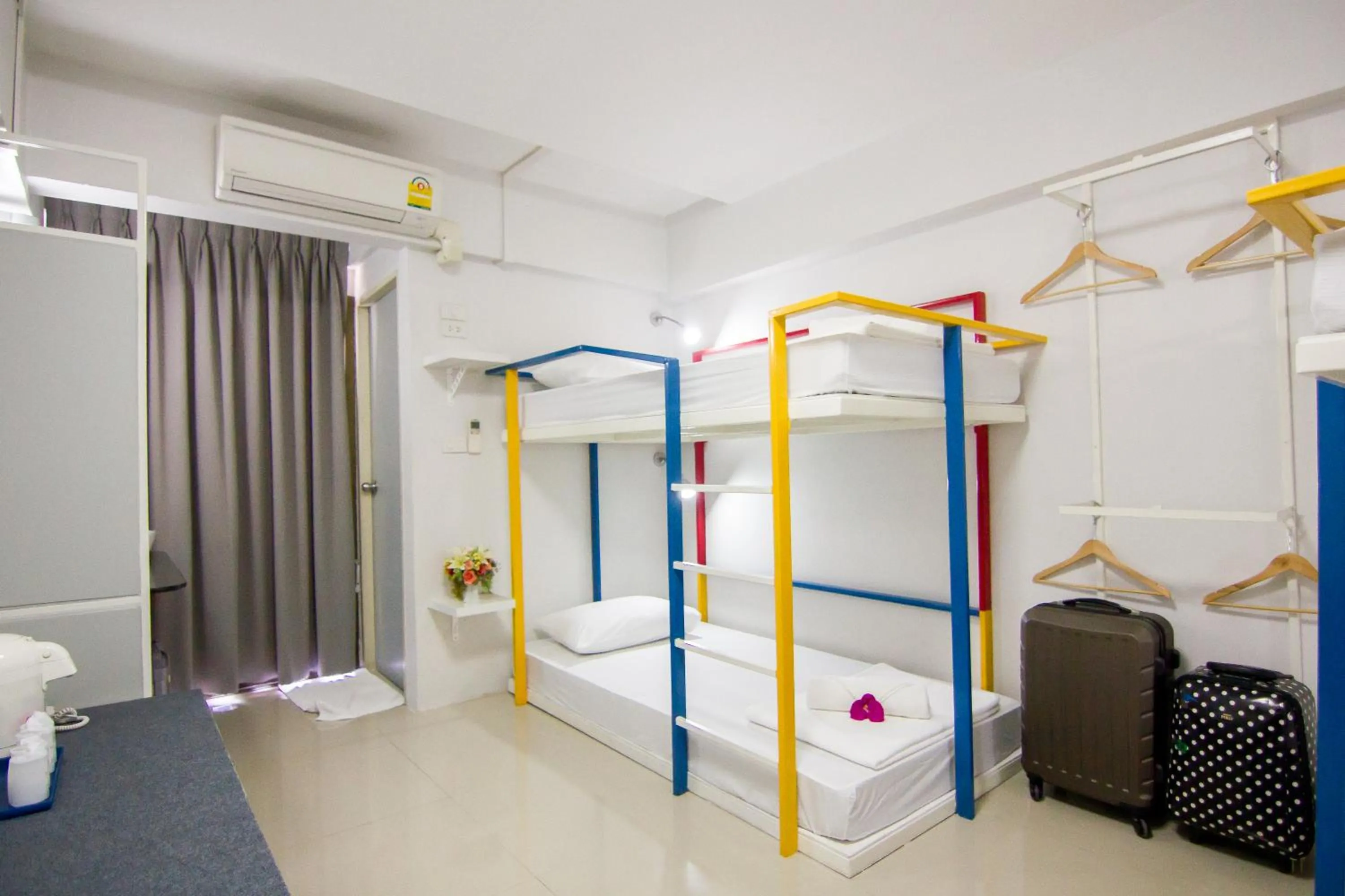 Dormitory Room 2 Bunk Beds (4 Adults) in Regent Ngamwongwan Hotel