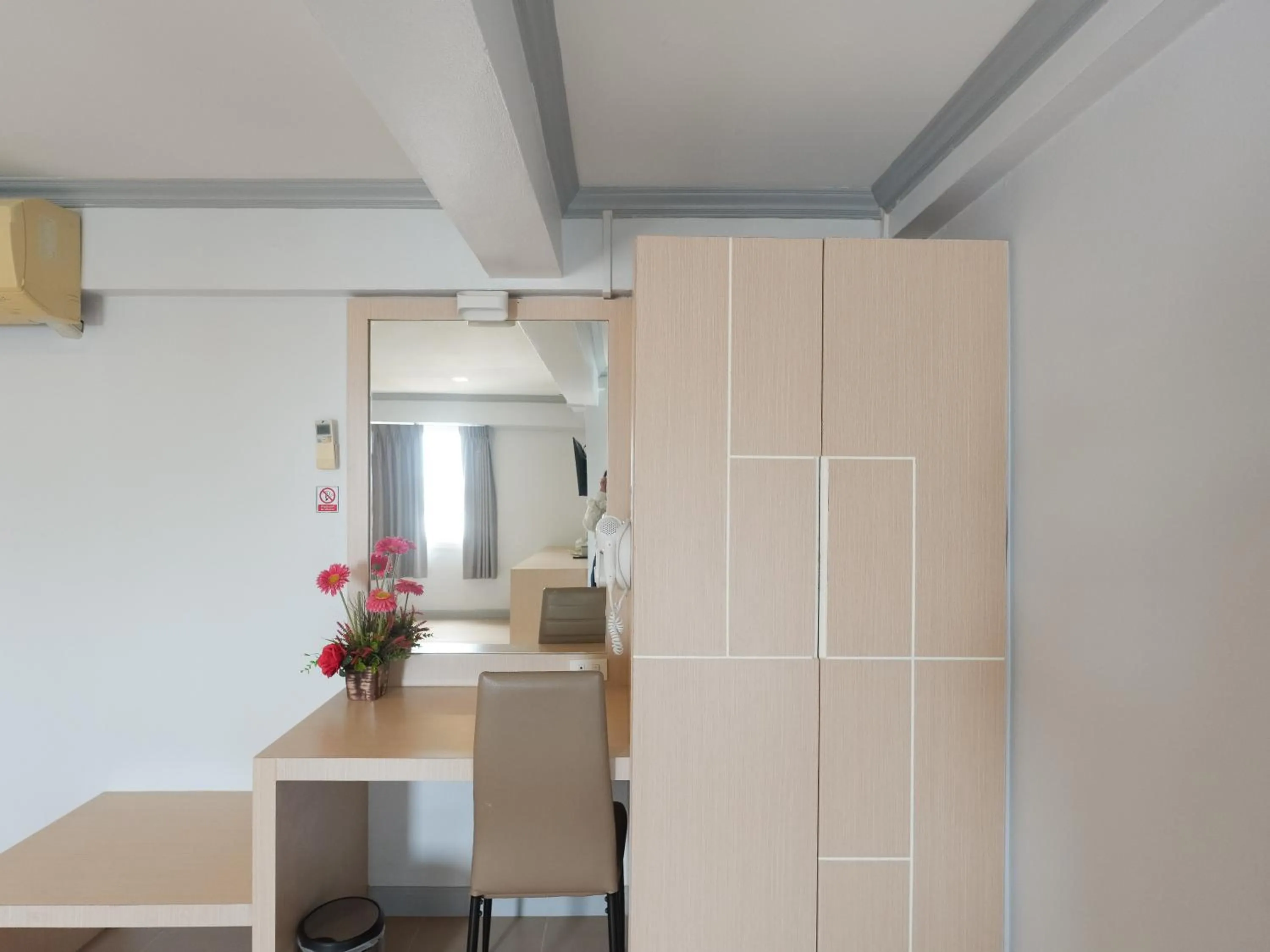 Regent Ngamwongwan Hotel