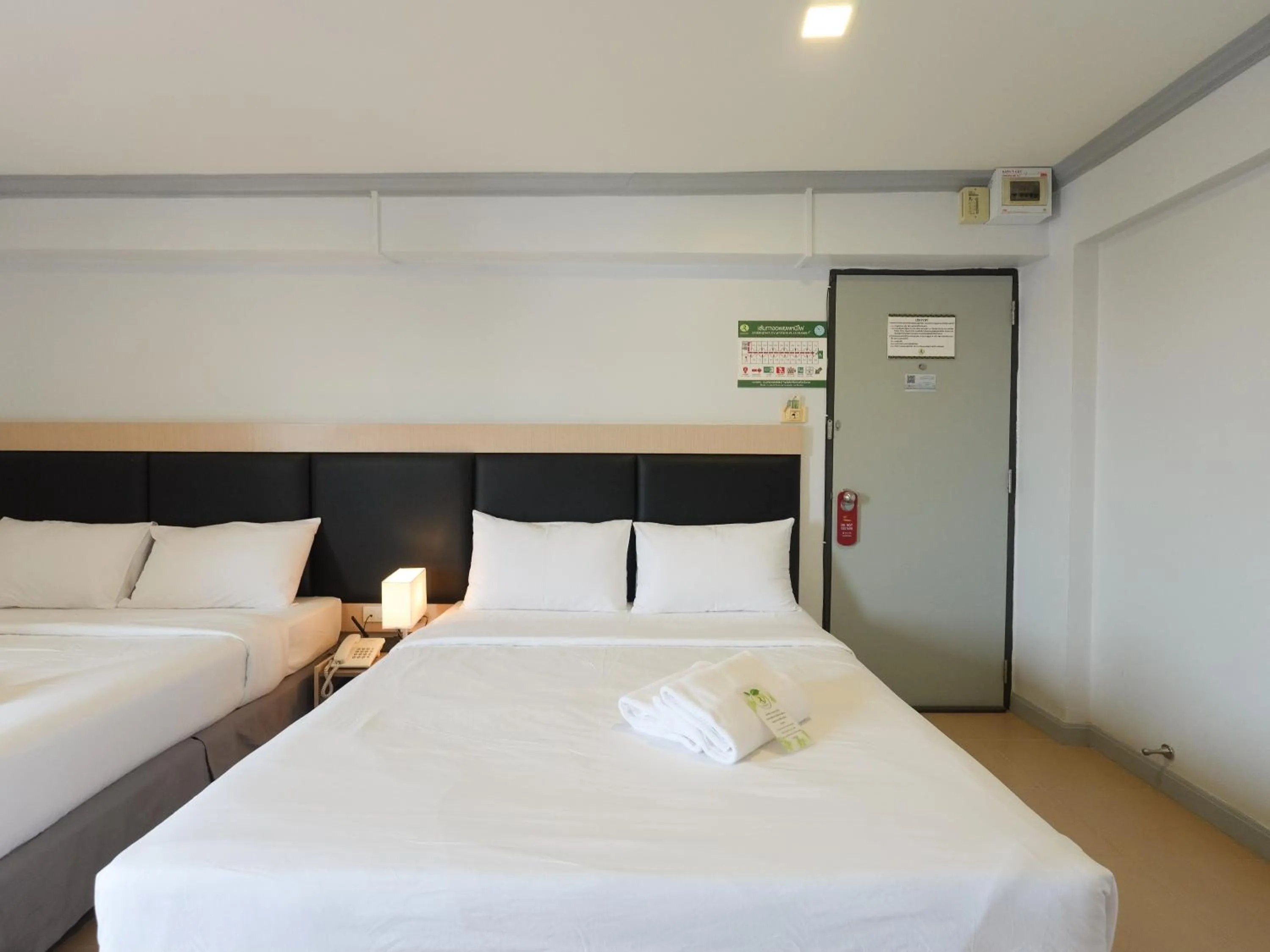 Bed in Regent Ngamwongwan Hotel