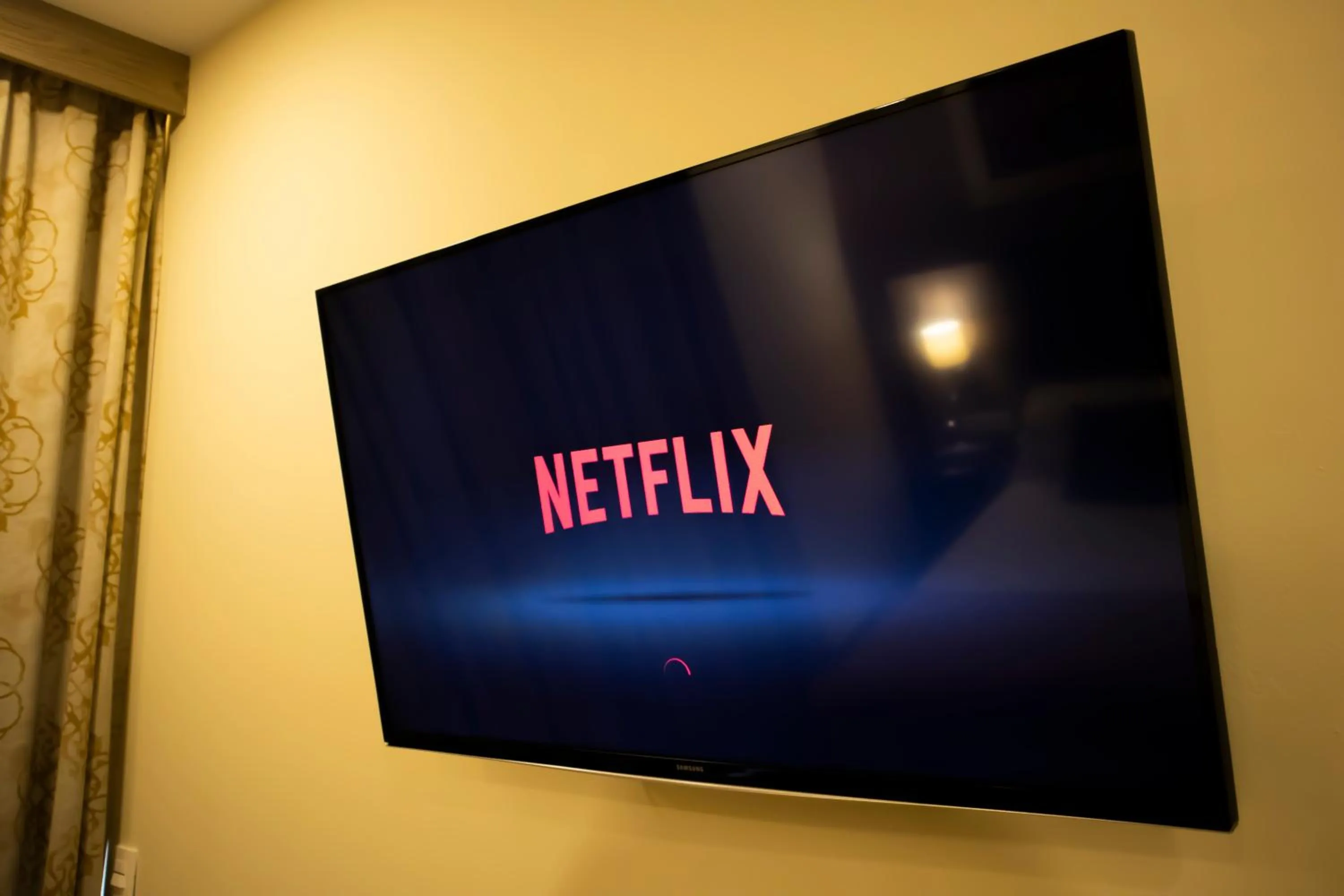 TV and multimedia in Hotel Admiral San Roque