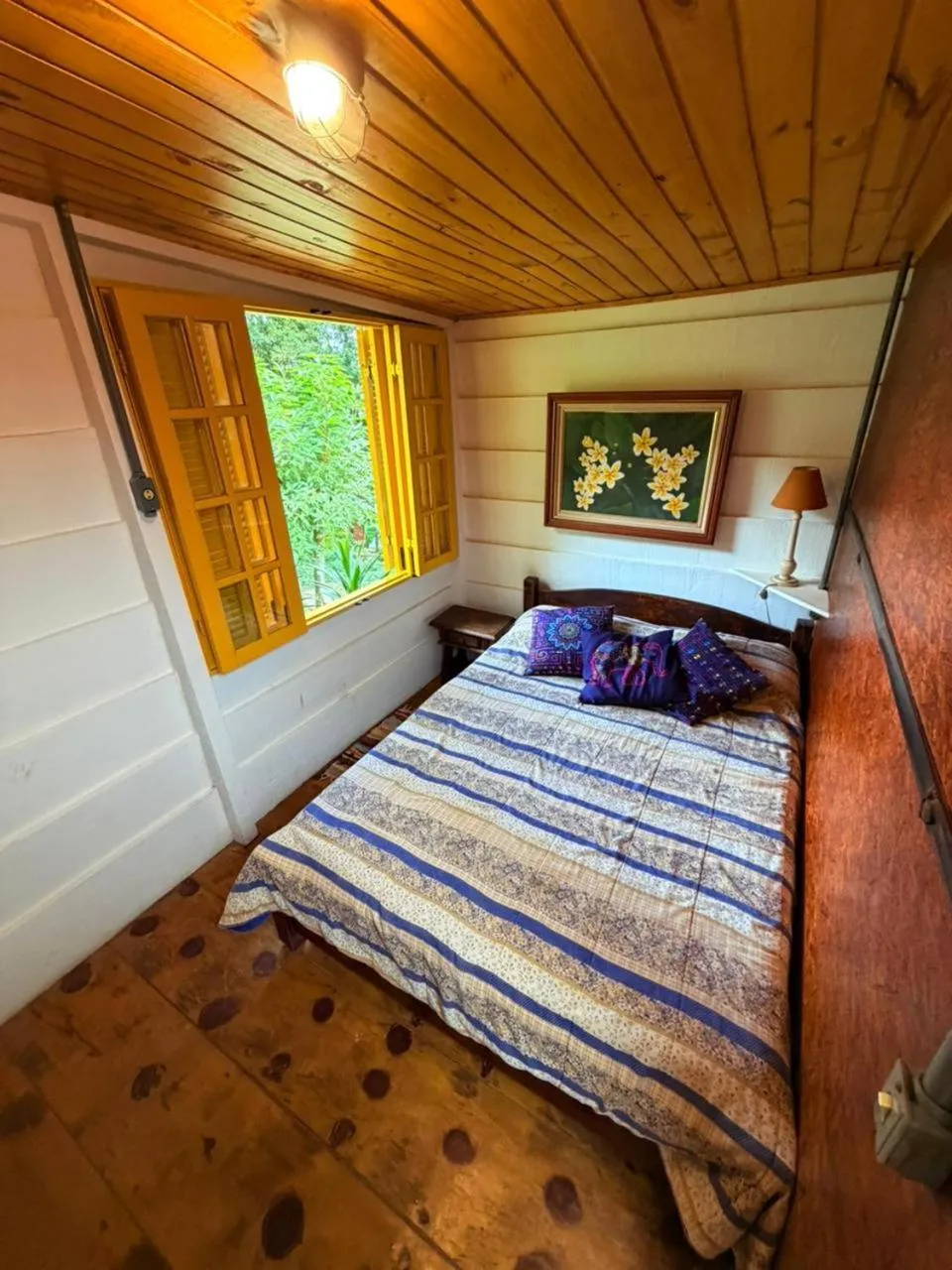 Bed in Chales Bamboo Jungle