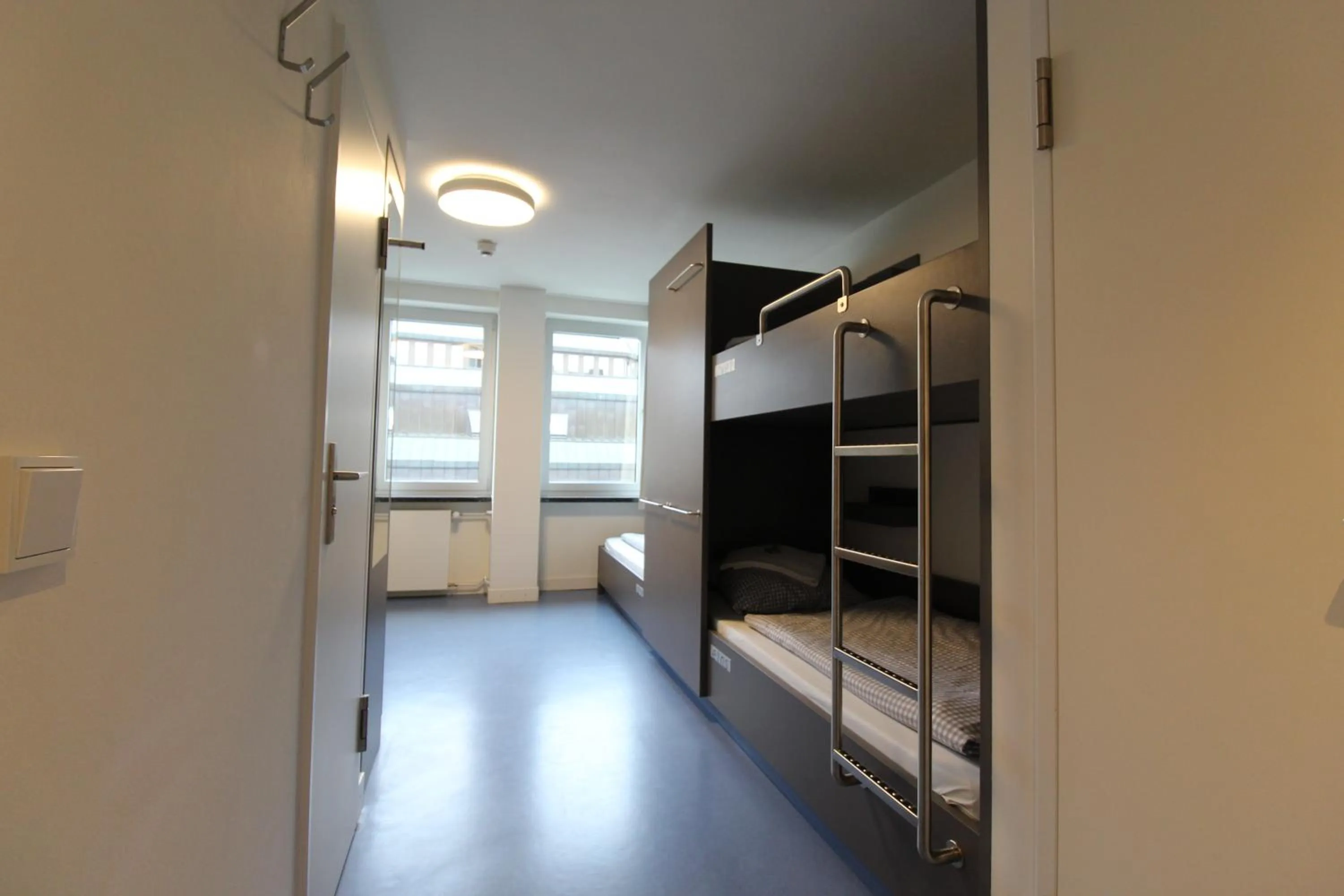 Photo of the whole room, Bed in CVJM Jugendhotel München