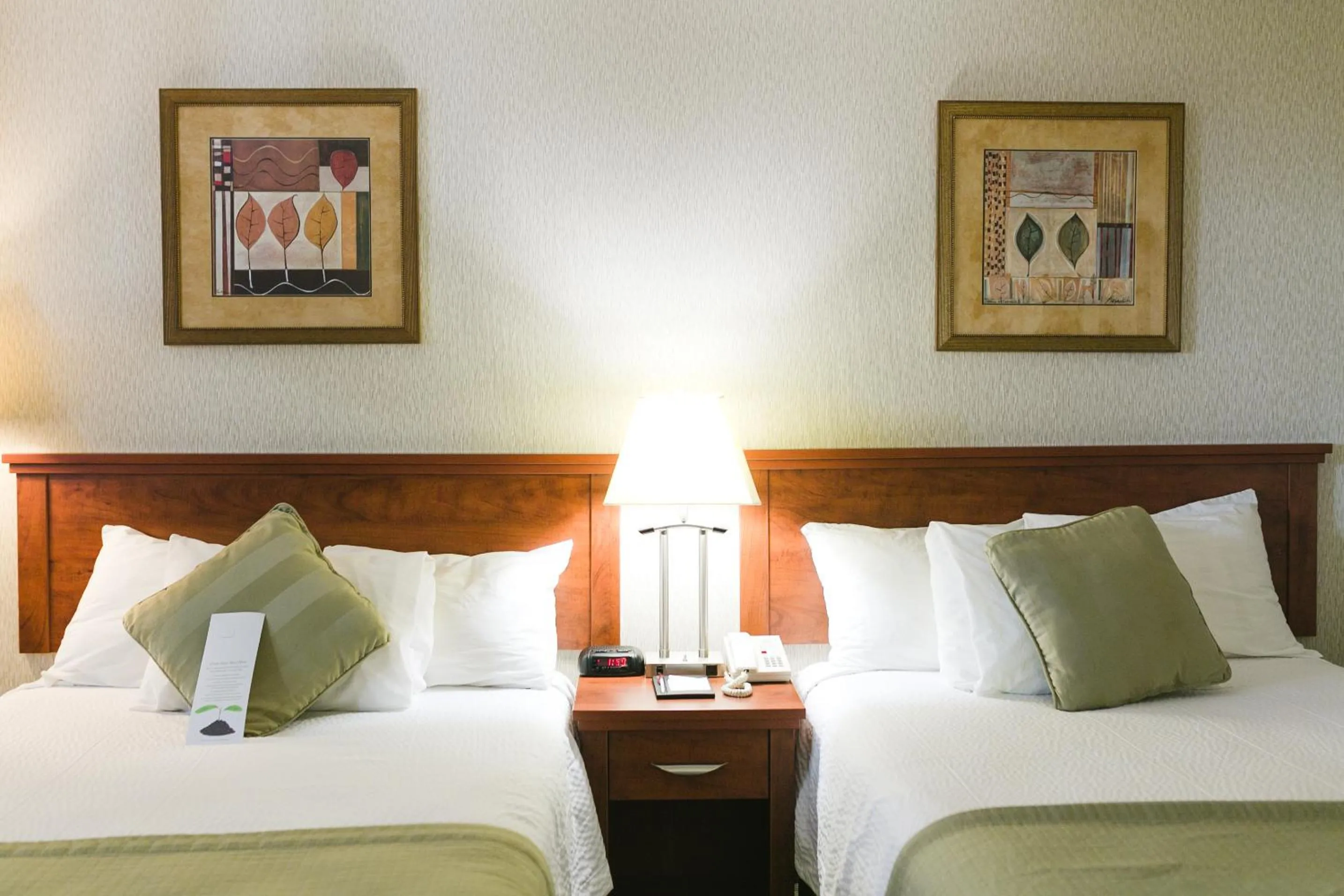 Bedroom, Bed in Victoria Inn Flin Flon