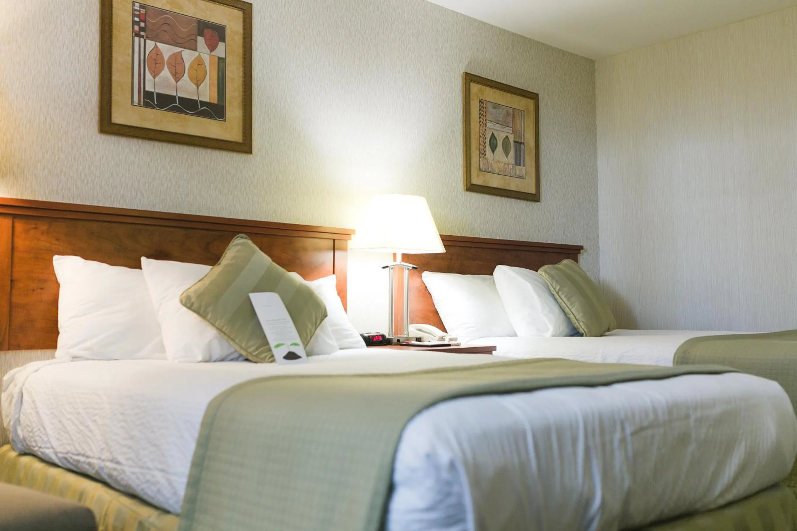 Bedroom, Bed in Victoria Inn Flin Flon