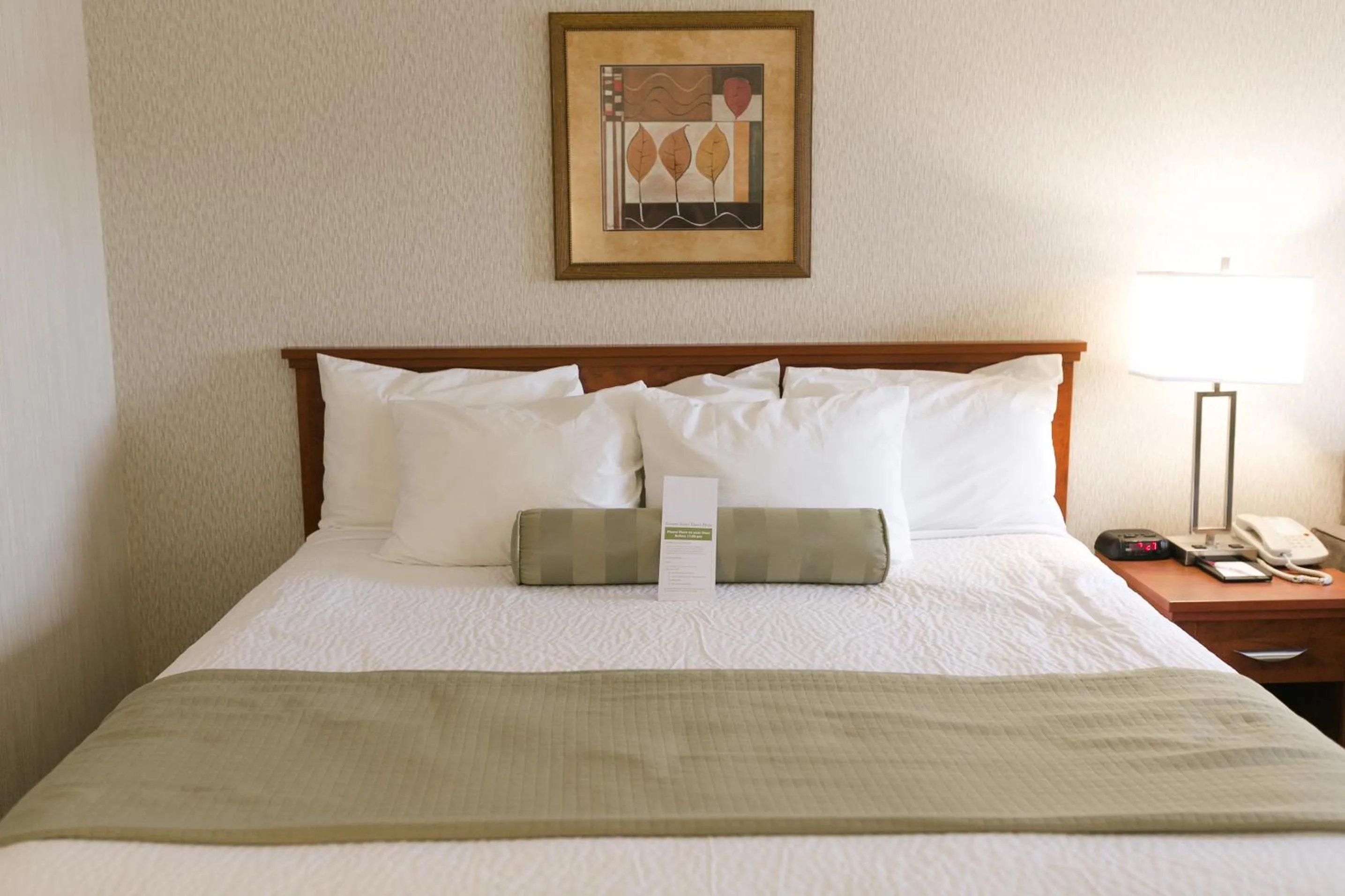 Bedroom, Bed in Victoria Inn Flin Flon