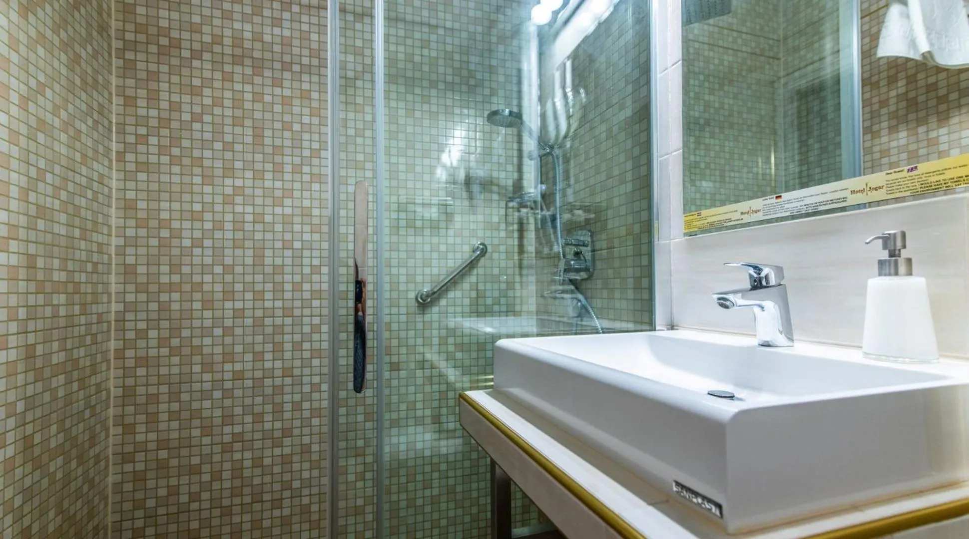 Bathroom in Hotel Jogar