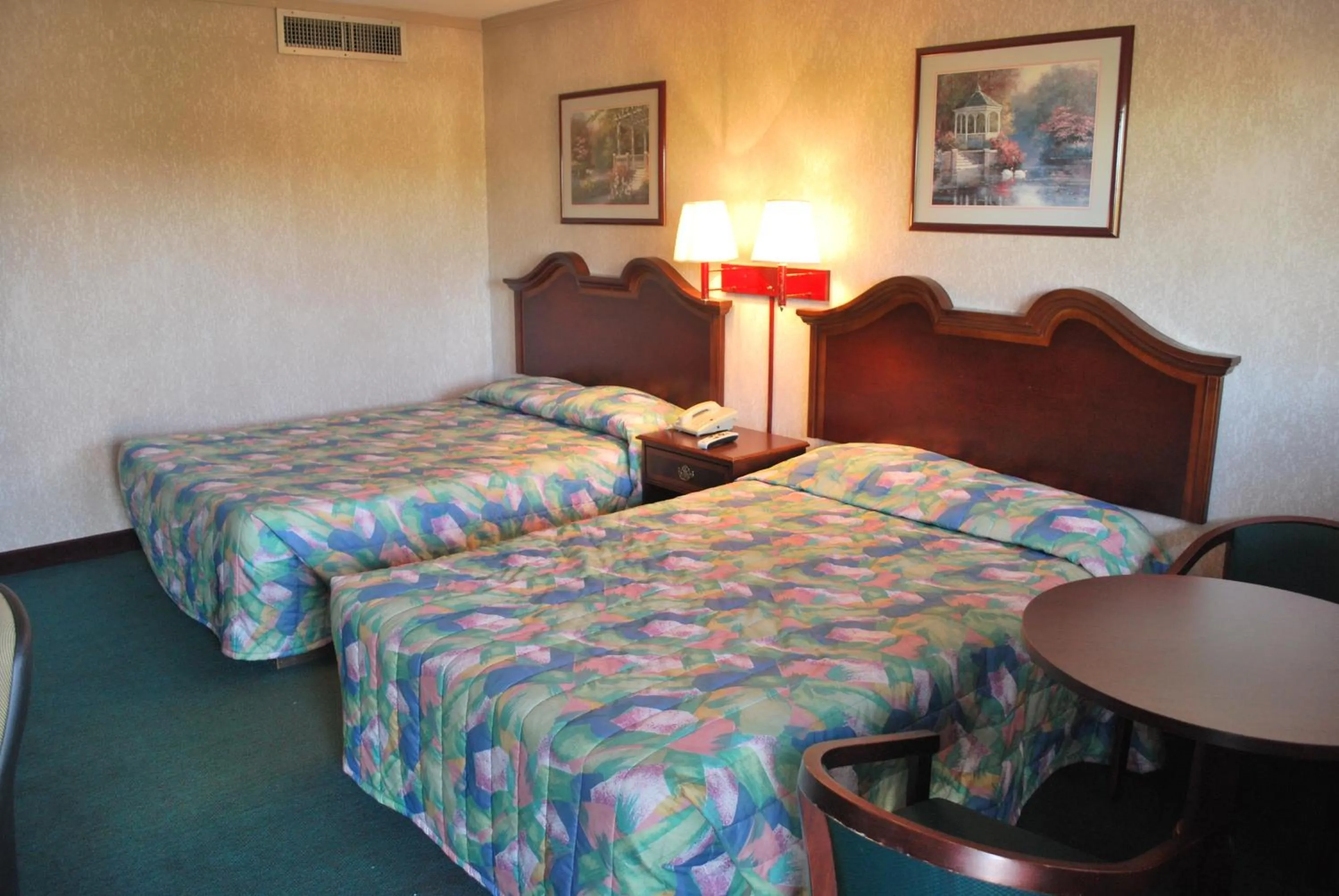 Bed in Best Motel Lakeland