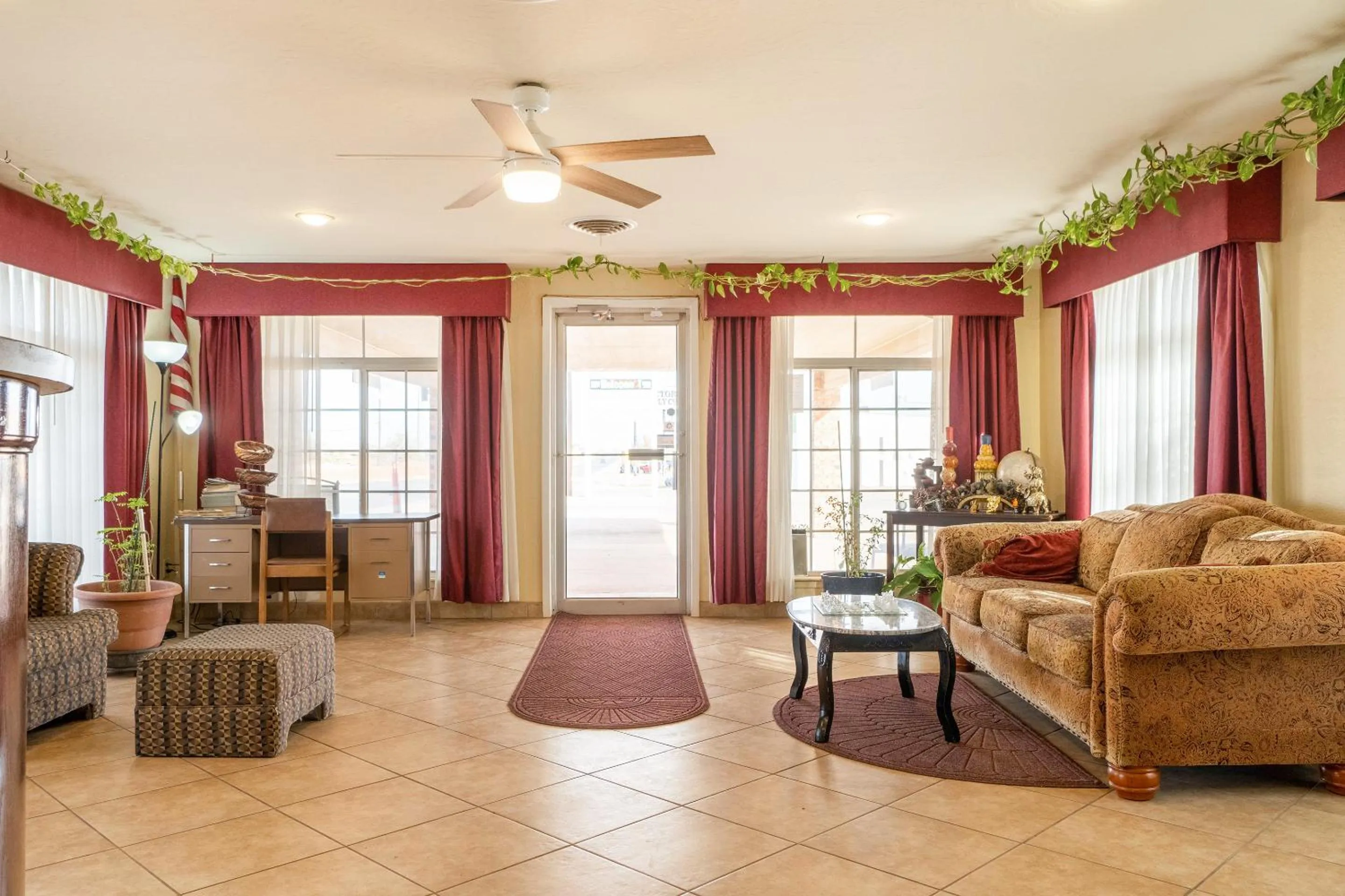 Lobby or reception in Stamford Inn By OYO