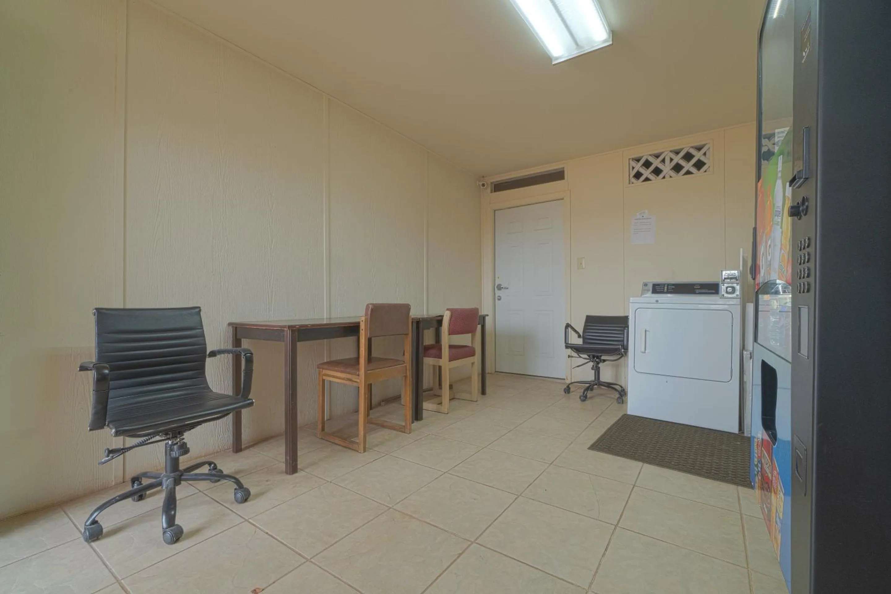 laundry in Stamford Inn By OYO