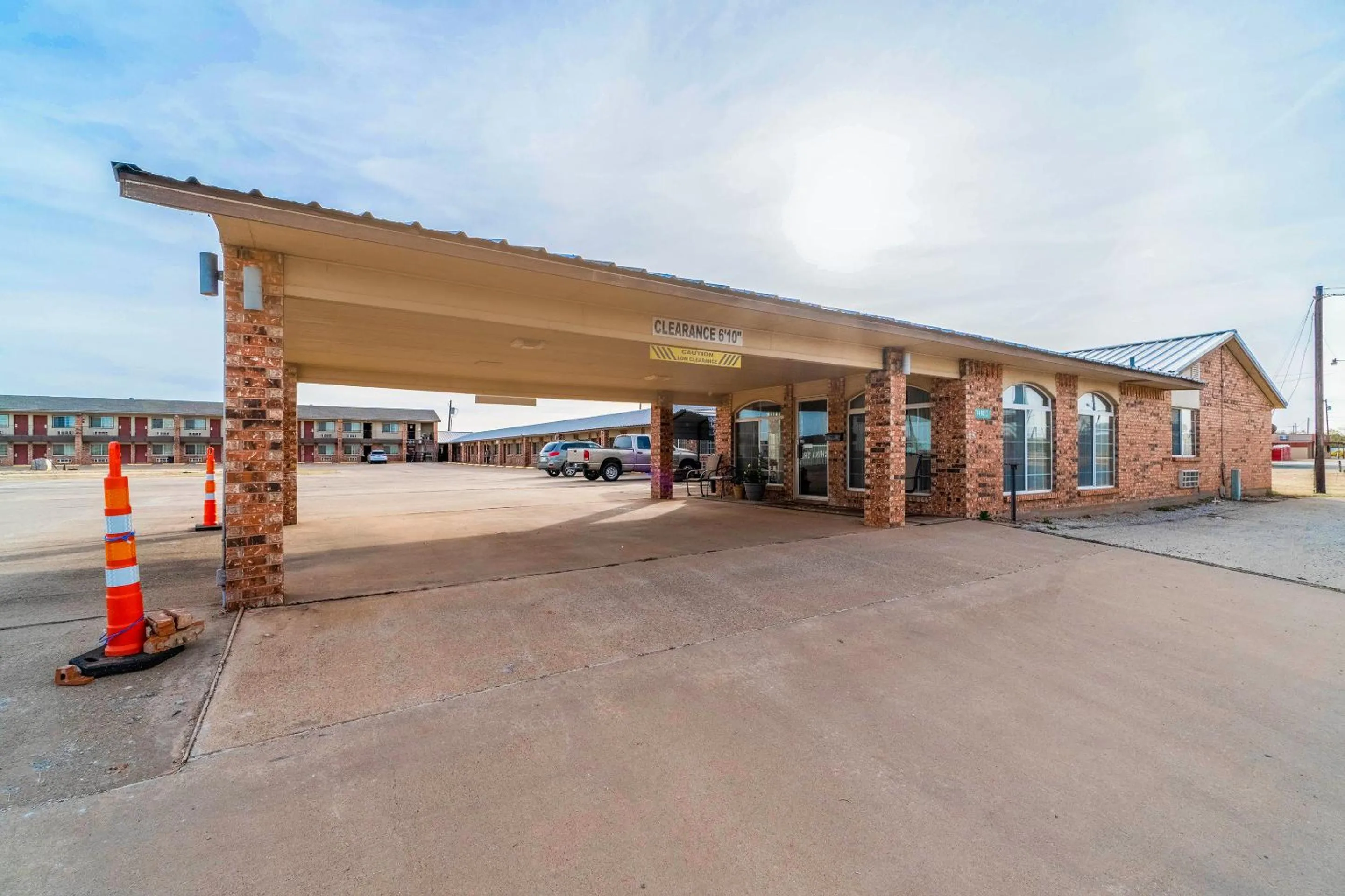 Facade/entrance in Stamford Inn By OYO