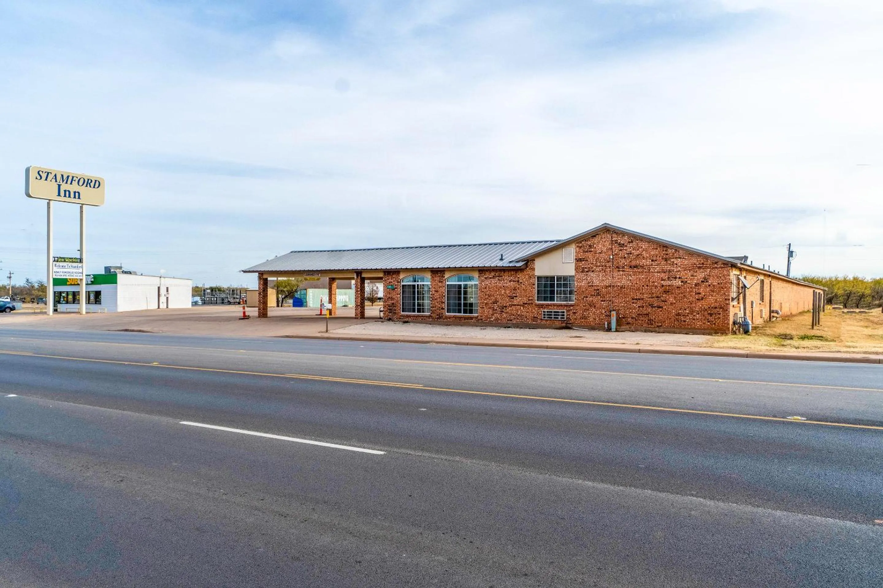 Facade/entrance in Stamford Inn By OYO
