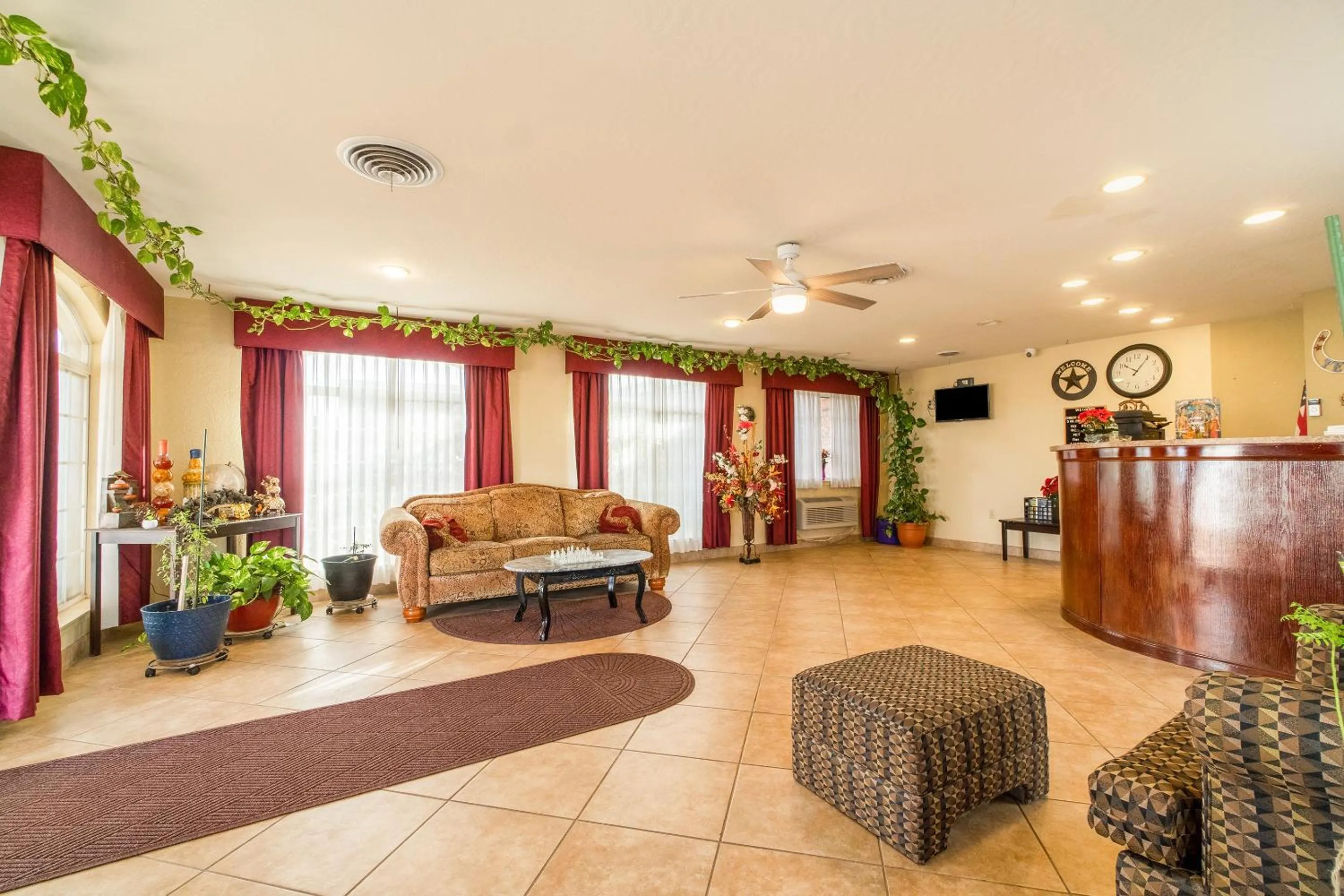 Lobby or reception in Stamford Inn By OYO