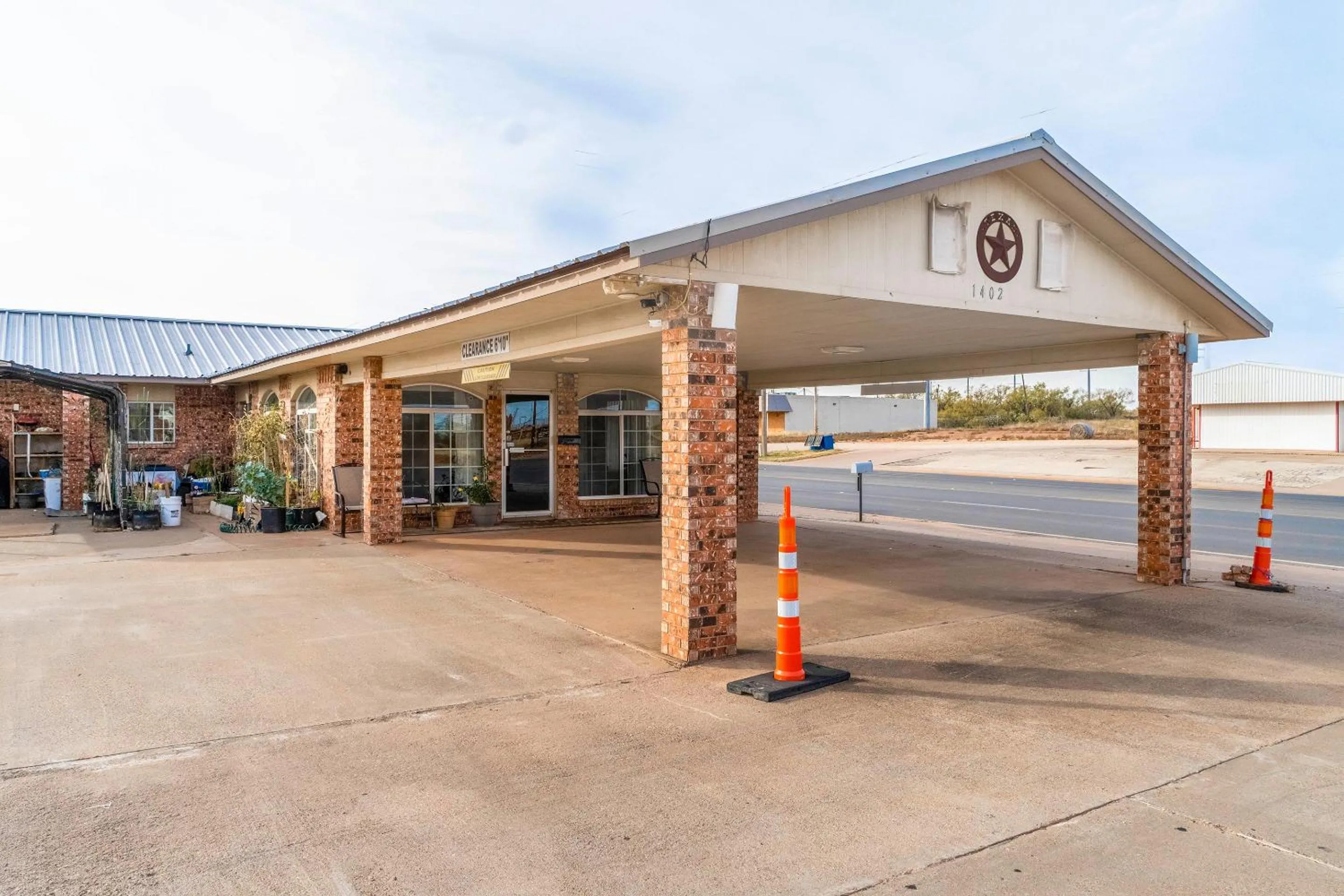 Facade/entrance in Stamford Inn By OYO