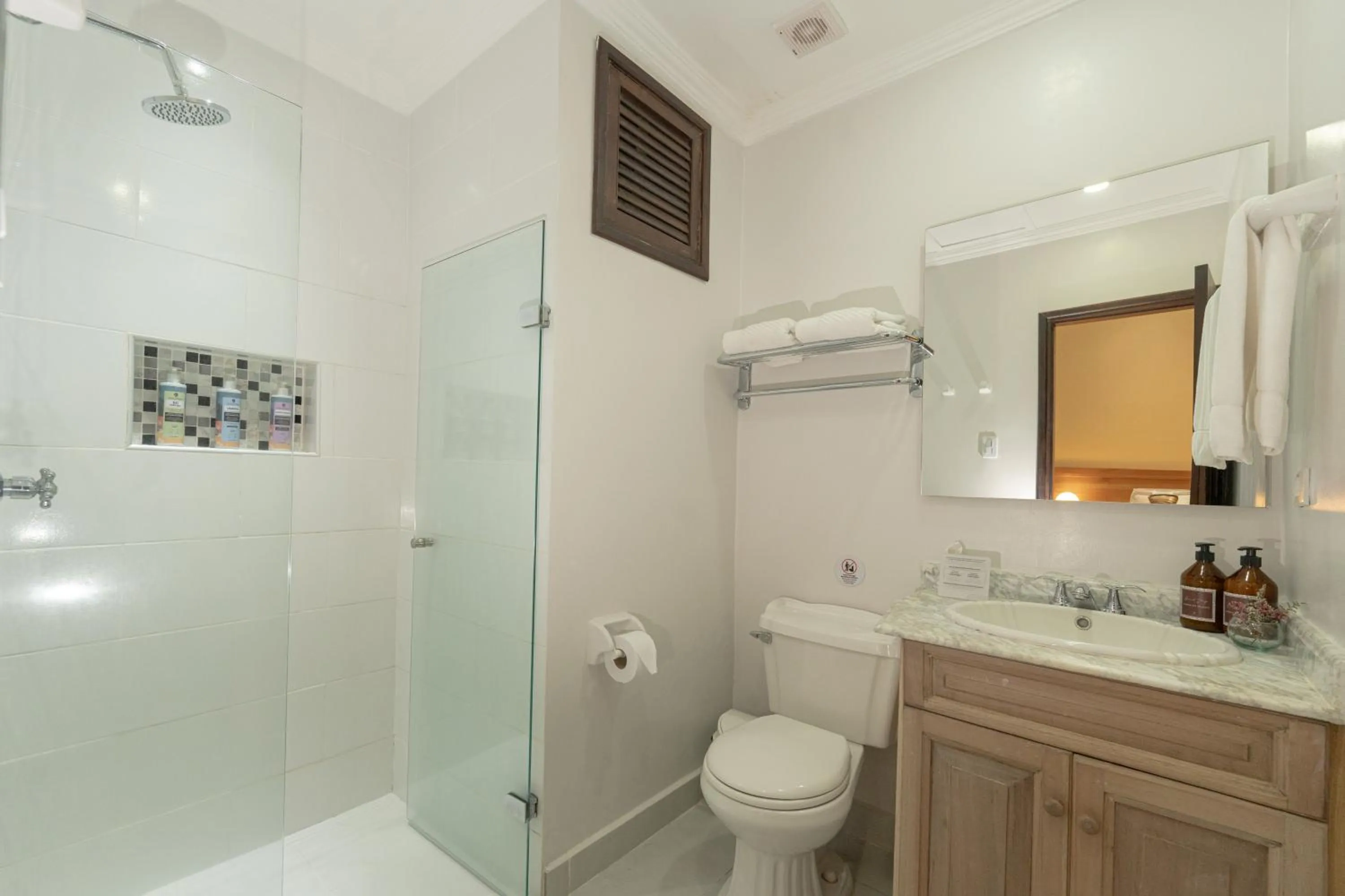 Shower in Hotel Casa La Fe