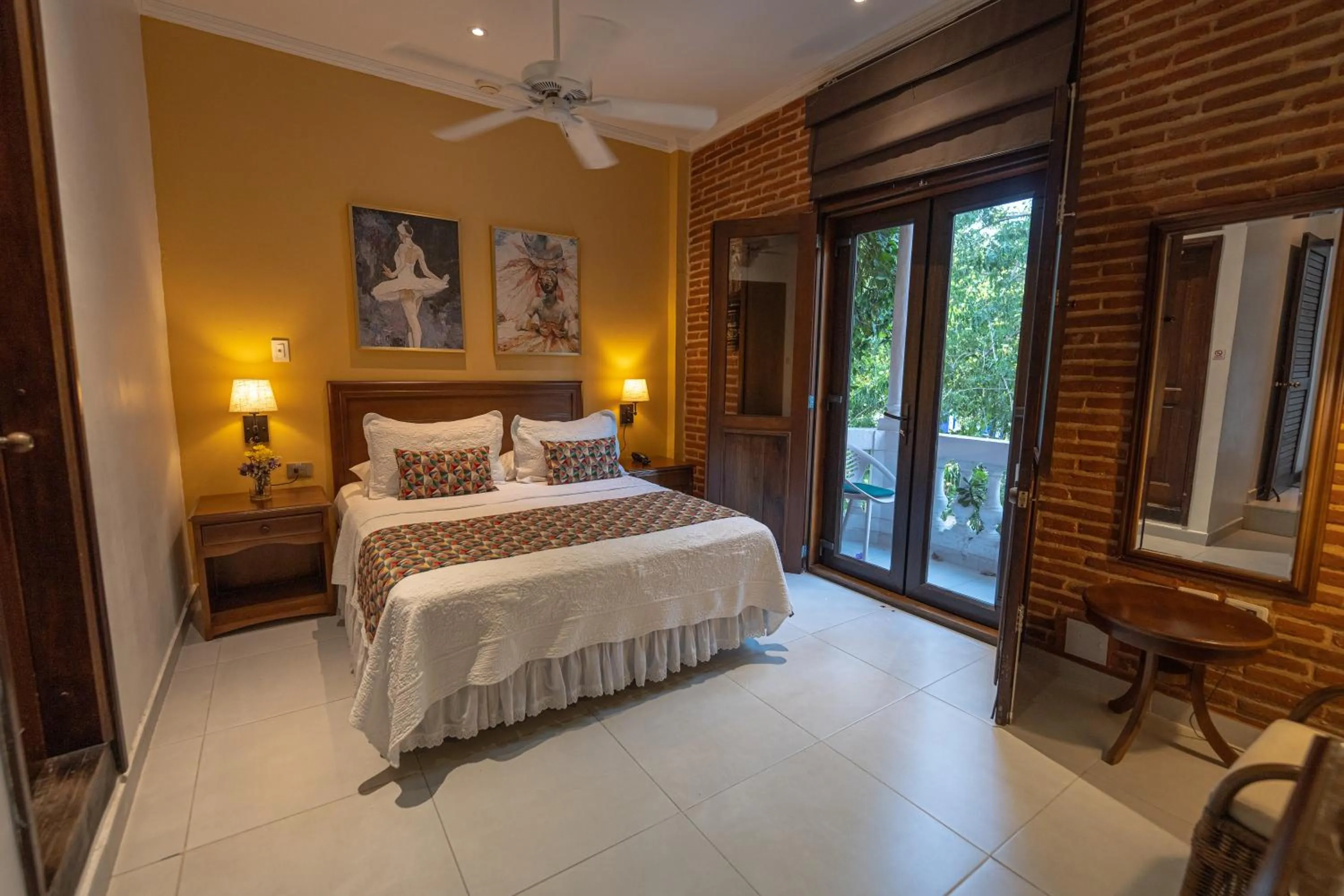 Balcony/Terrace, Bed in Hotel Casa La Fe