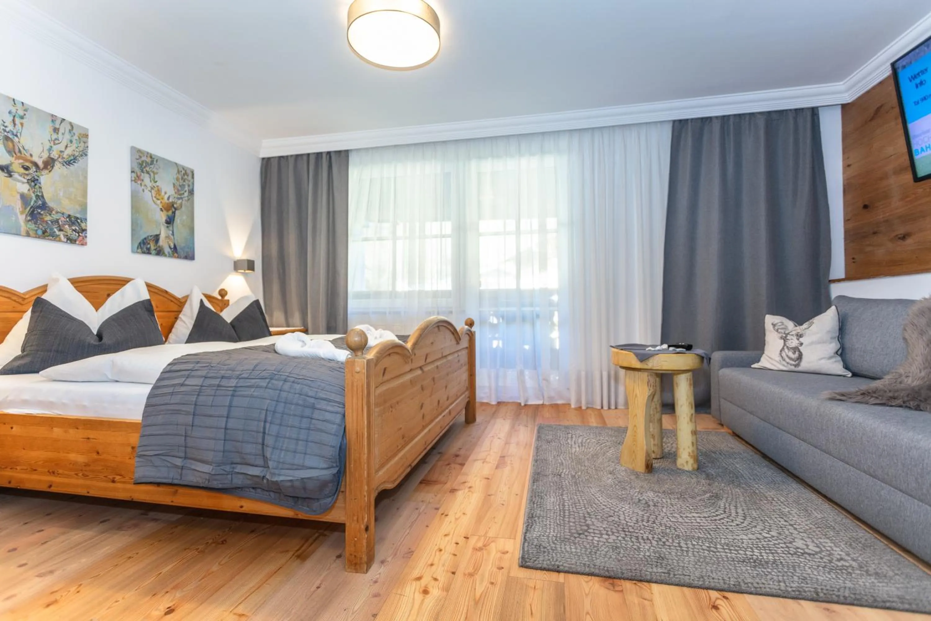 Bedroom, Bed in Gasthof Andrelwirt Rauris