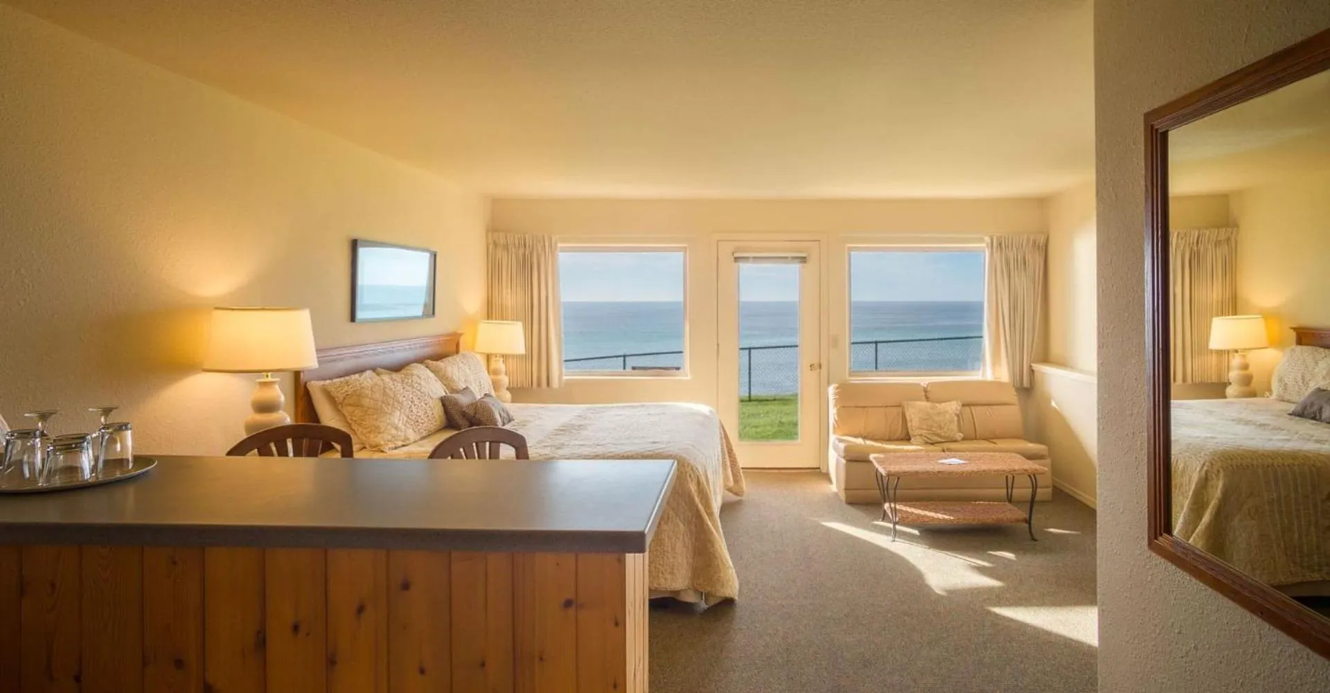 Bed in Inn of the Lost Coast