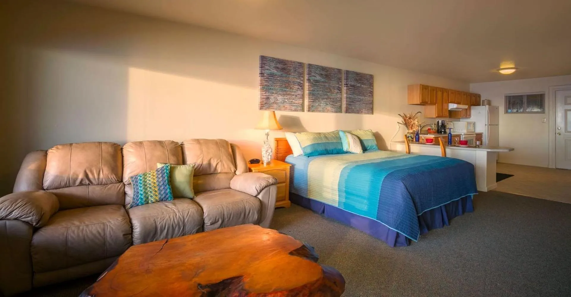 Bed in Inn of the Lost Coast